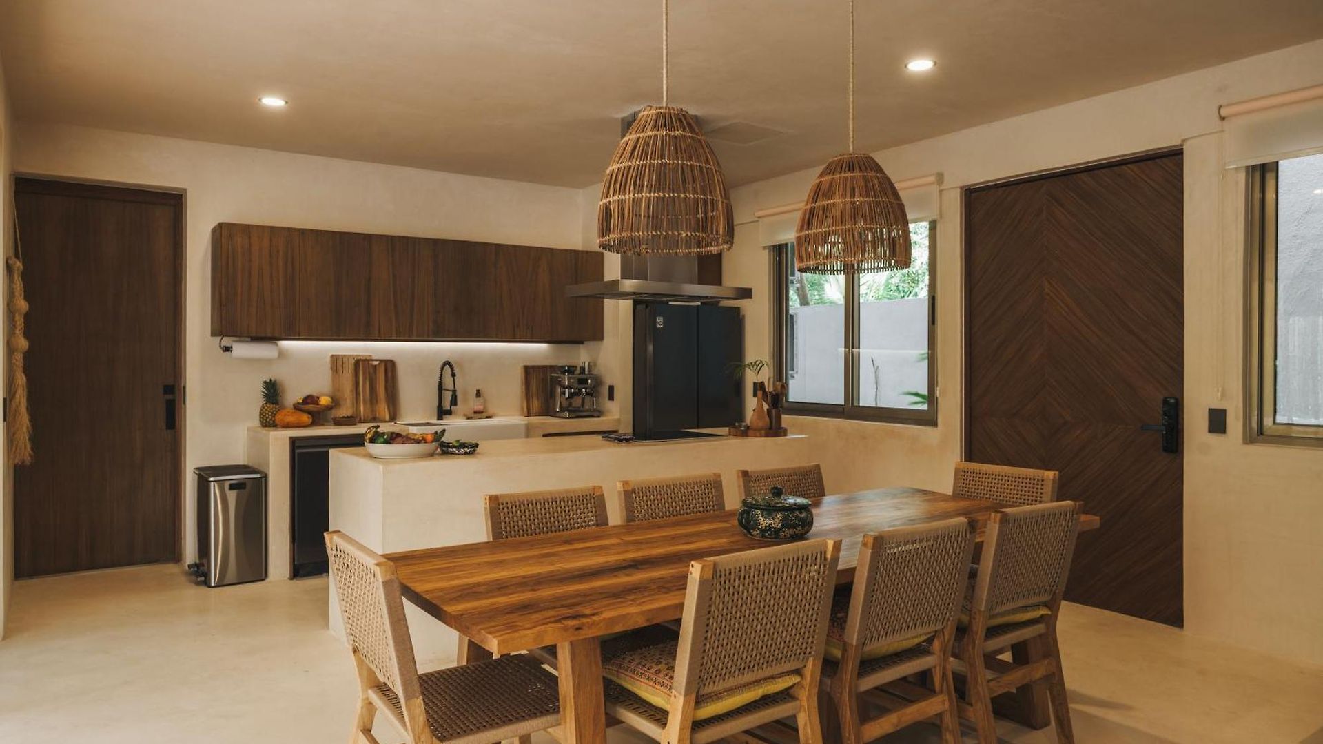 Retreat For 10 With Rooftop Pool And Panoramic Views