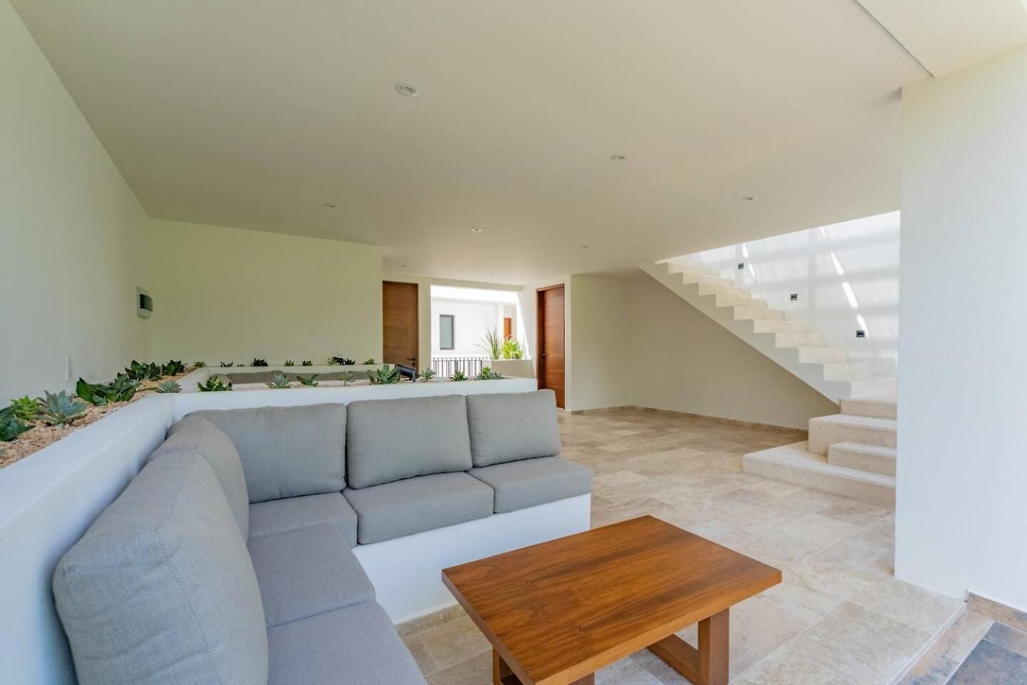 Luxury Coastal Vibes Park 101 Free Club Apartment *
