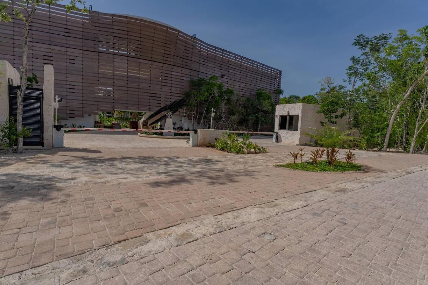 Luxury Coastal Vibes Park 101 Free Club Apartment