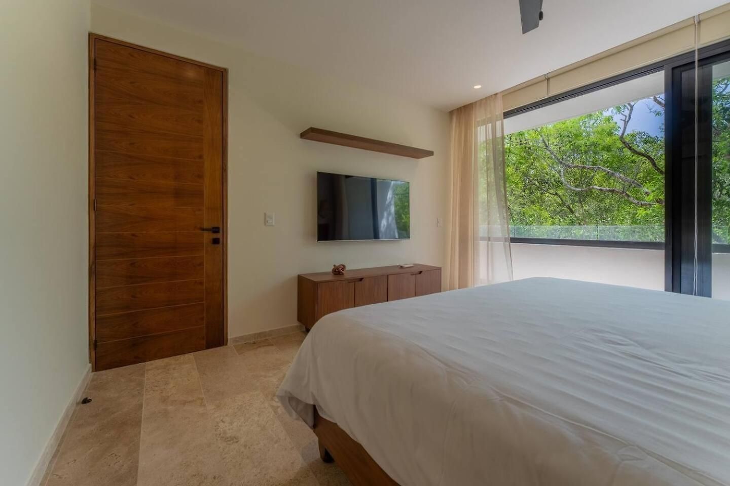 Luxury Coastal Vibes Park 101 Free Club Apartment