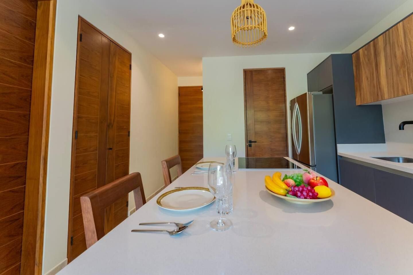 Luxury Coastal Vibes Park 101 Free Club Apartment *