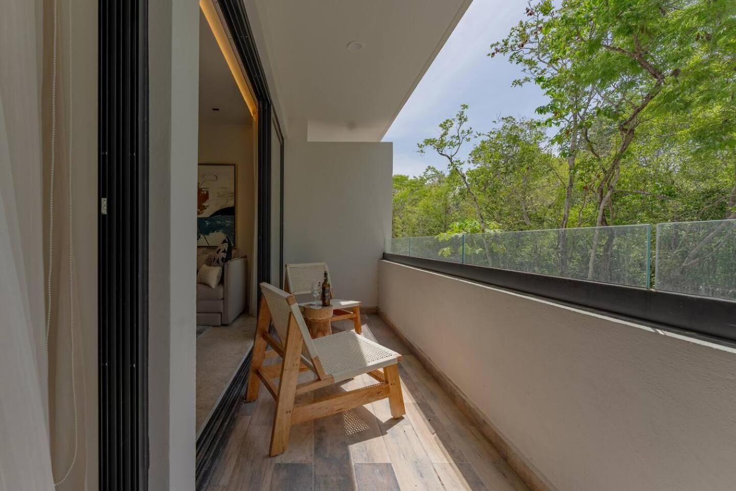 Luxury Coastal Vibes Park 101 Free Club Apartment *