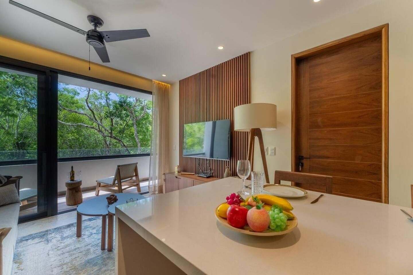 Luxury Coastal Vibes Park 101 Free Club Apartment