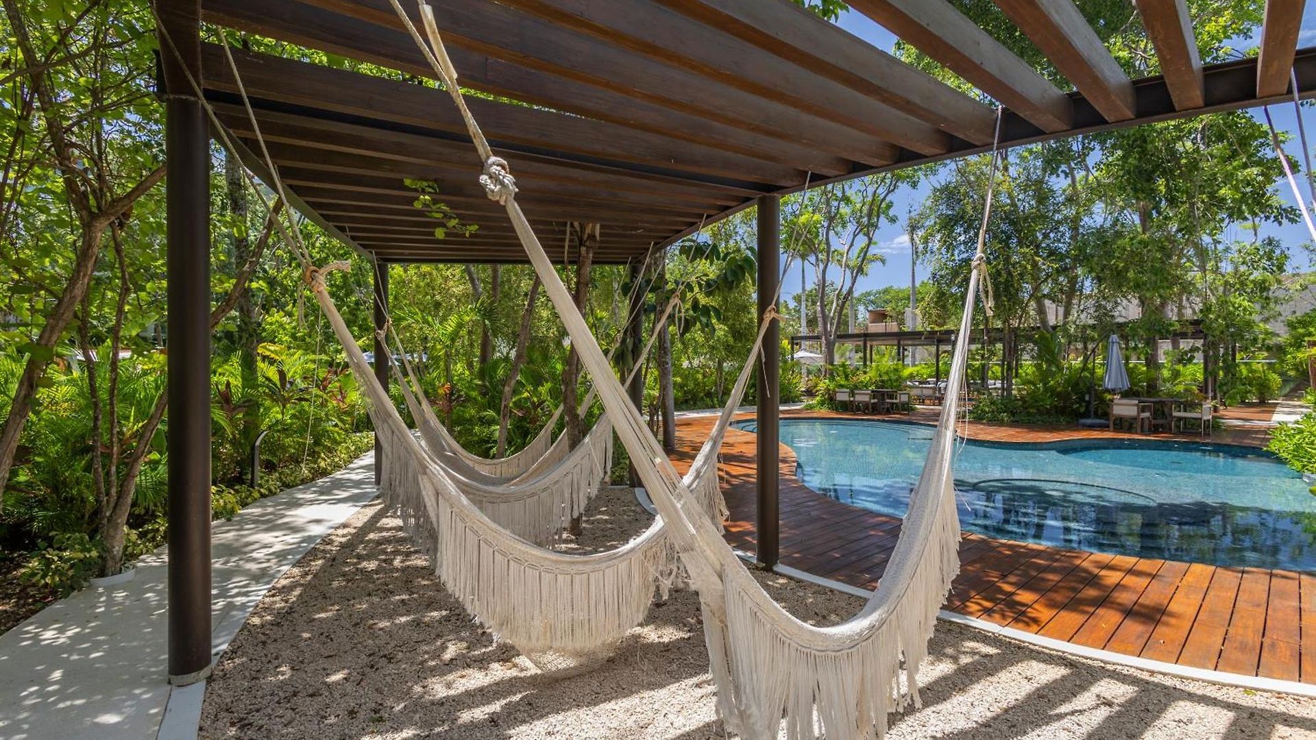 Villa Exclusive 4br In Karanda With Pools And Paddle