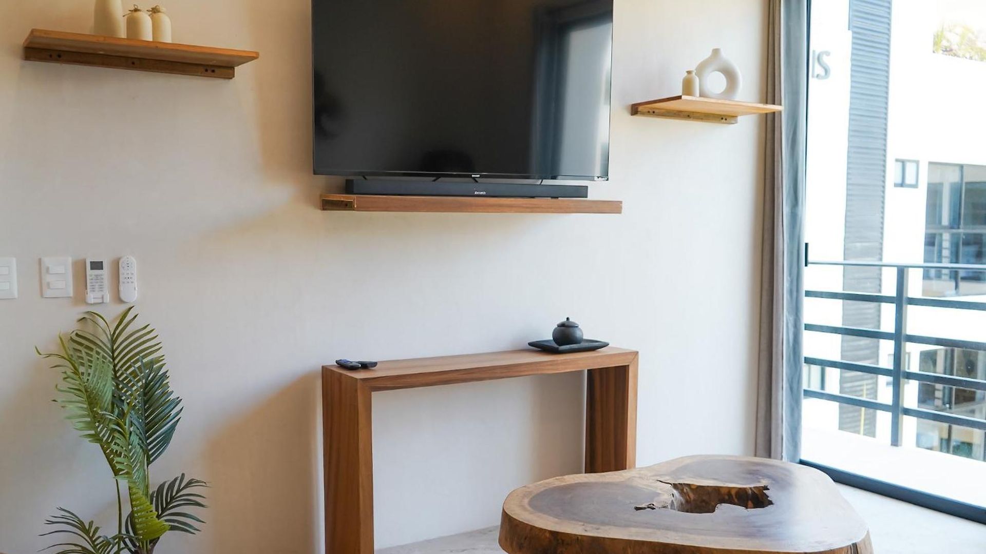 Otonomus Aparthotel Tulum