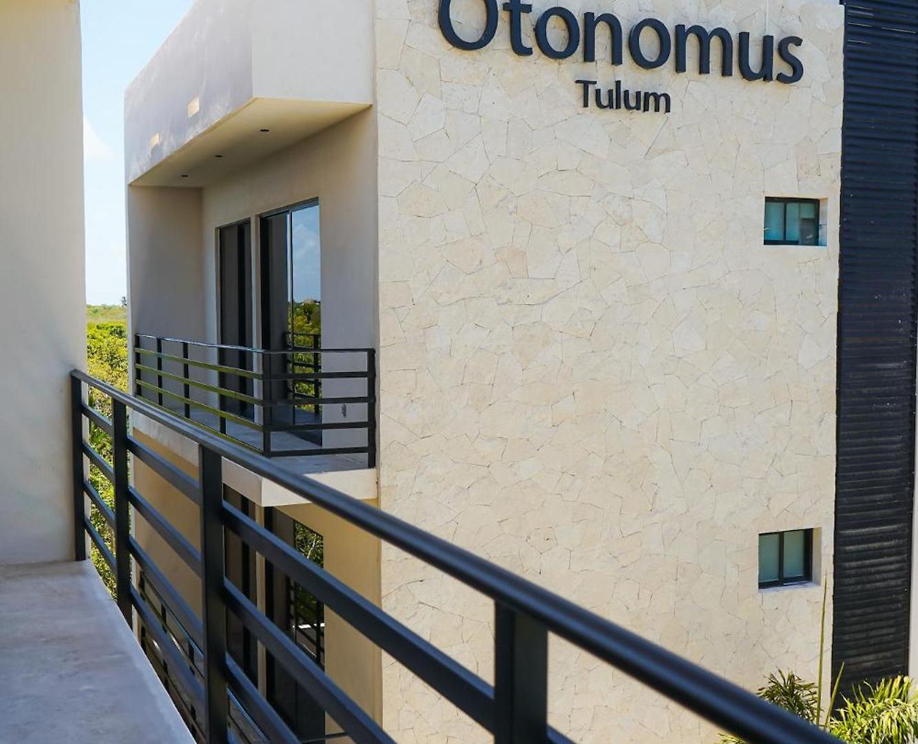 Otonomus Aparthotel
