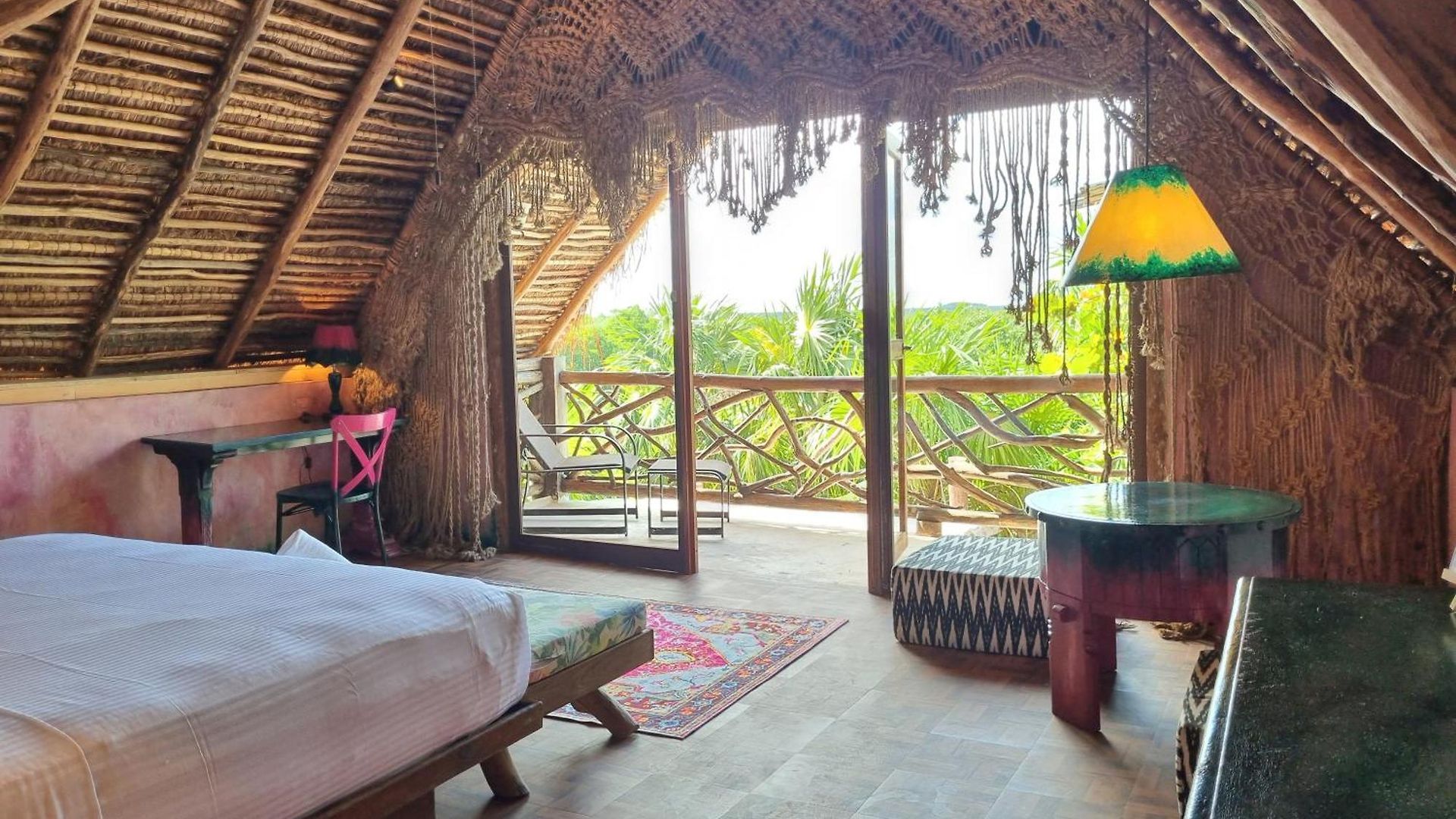 Alma Libre Hotel 4*