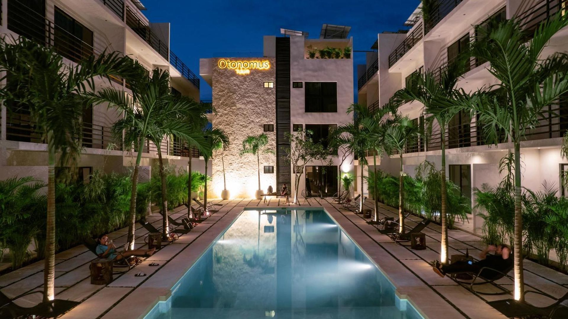 Otonomus Aparthotel *
