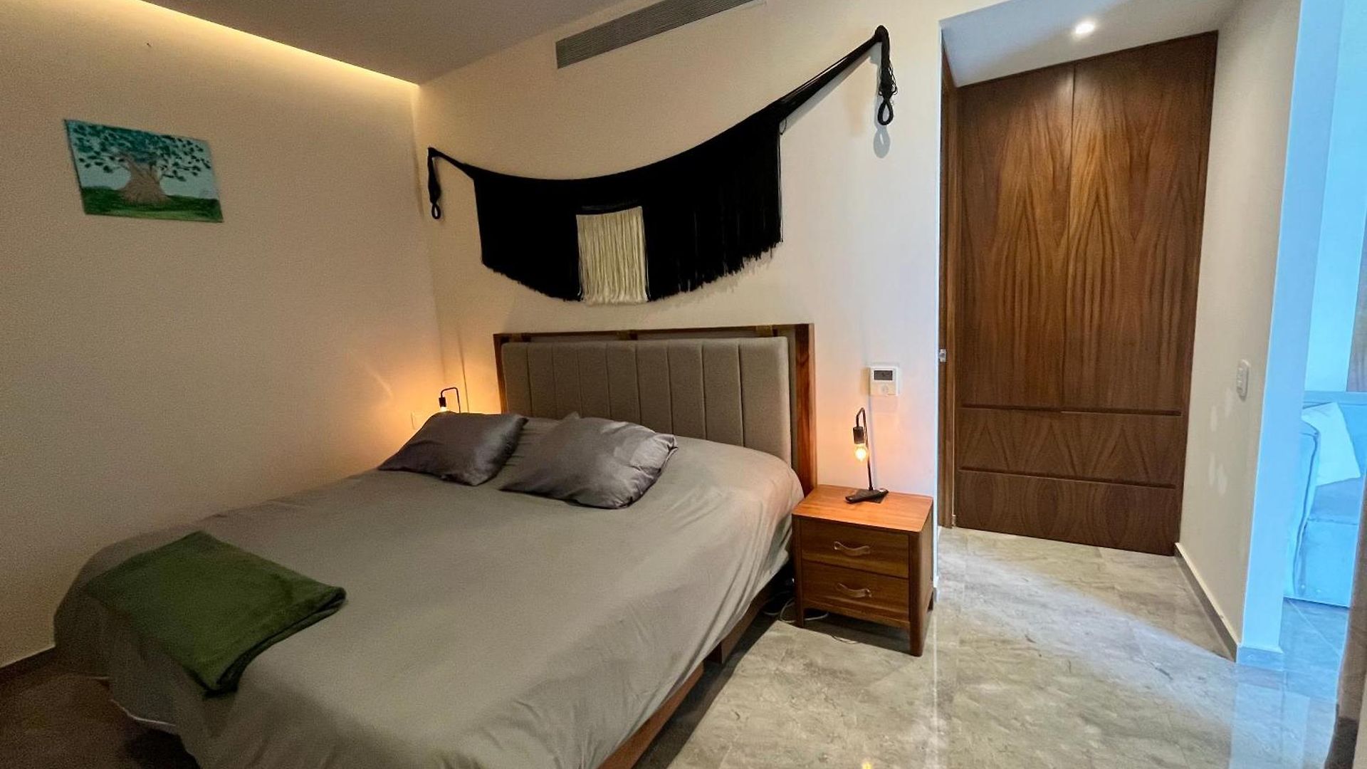 Plunge Pool Duplex Ph With Club Shuttle And Gym Apartment