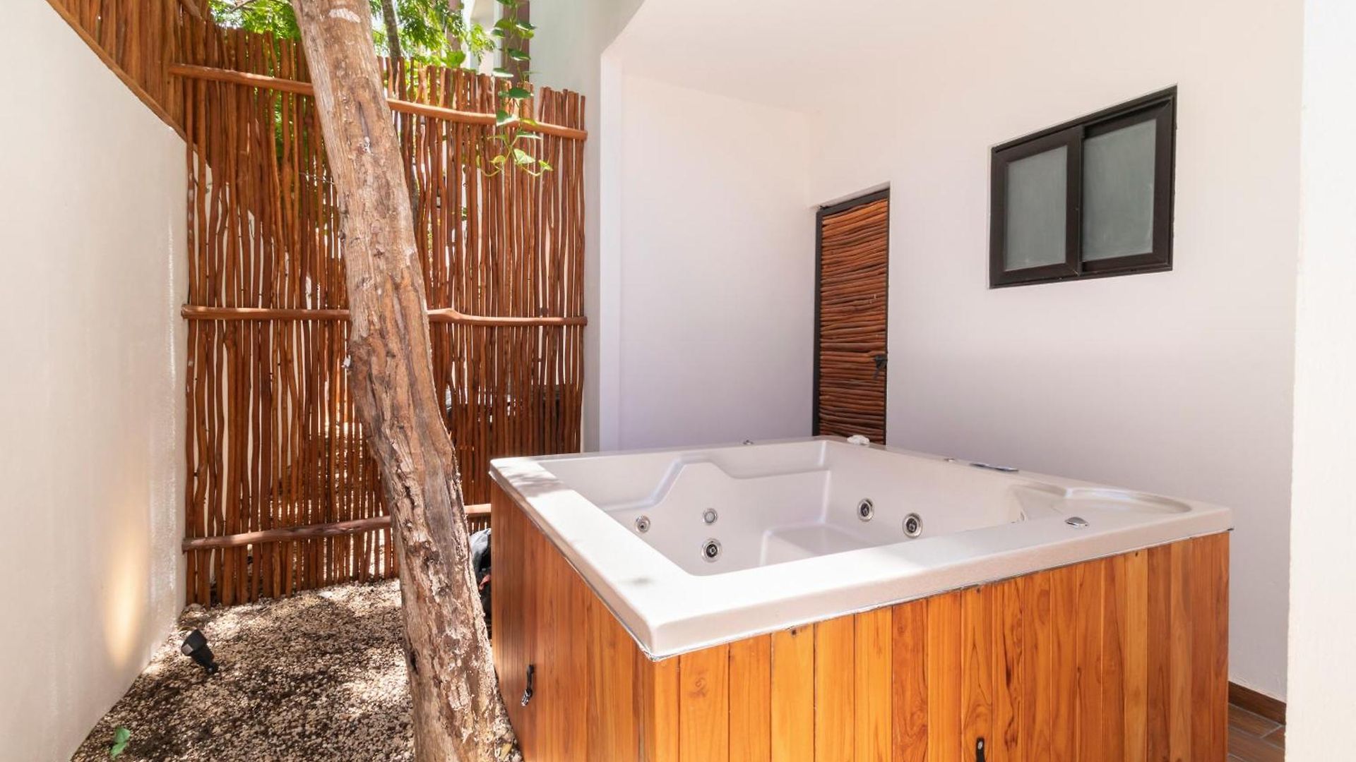 With Private Rooftop In Tulum, 2 Br Apartamento