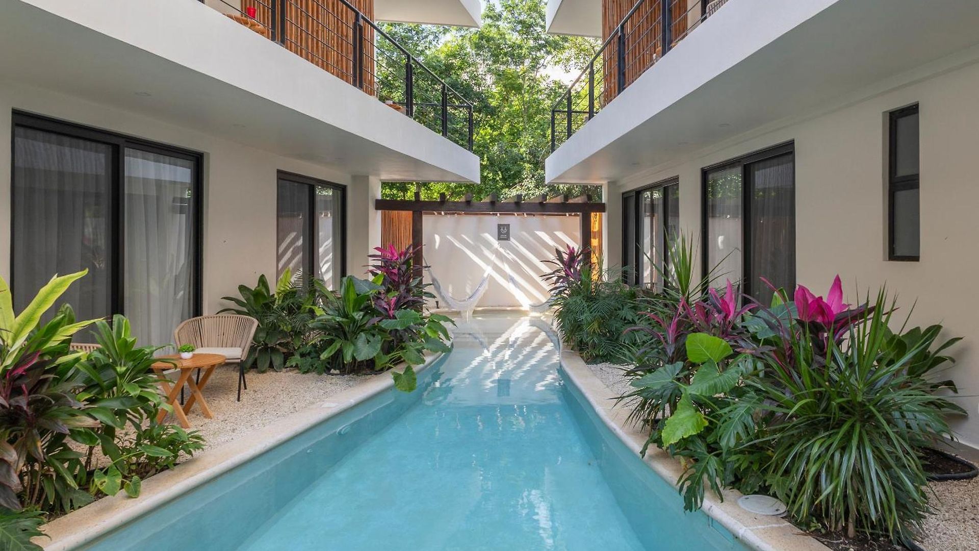 Chic Santal & Avenida 7 Apartment *