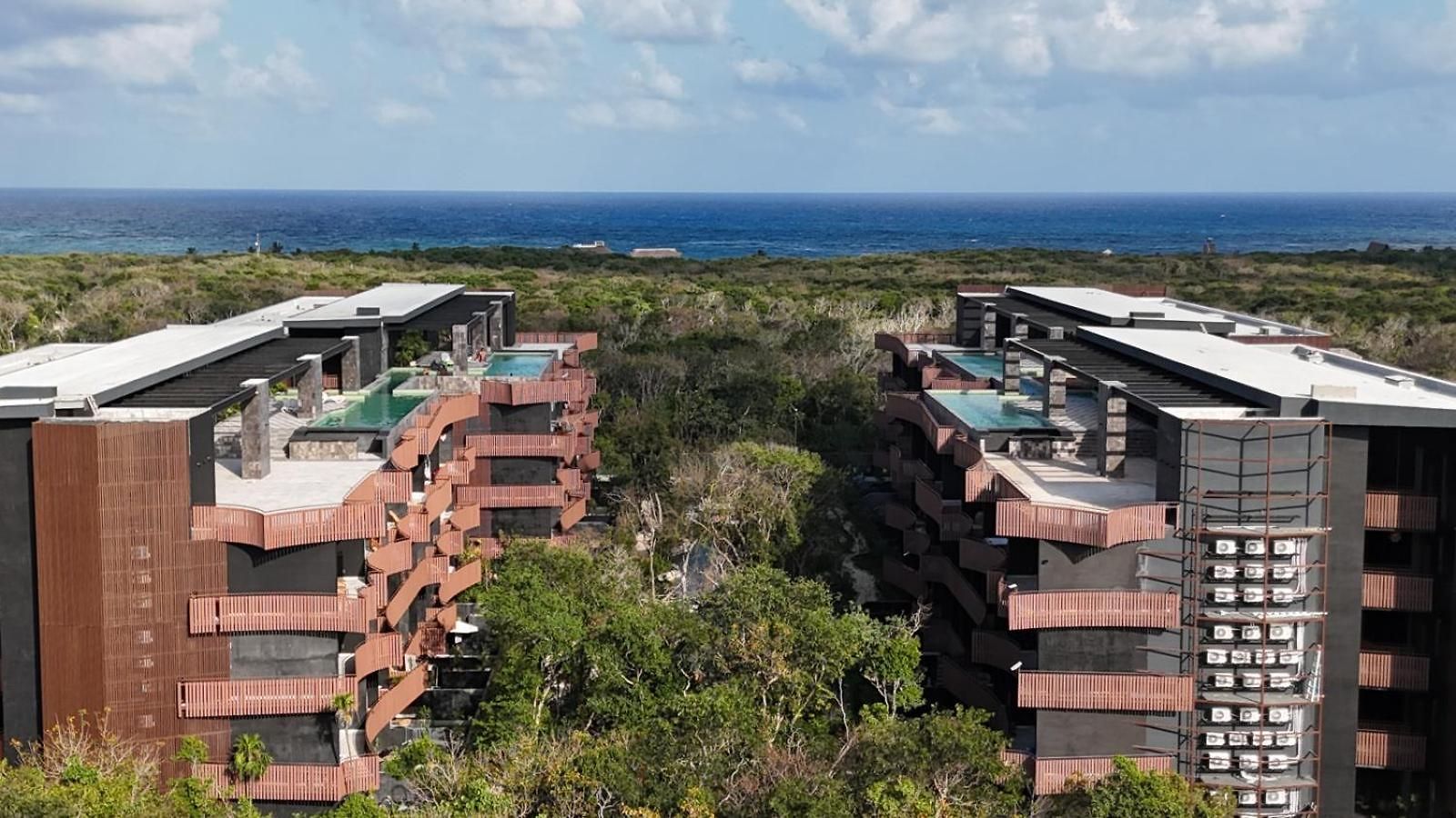 D017 Premium Lifestyle Gold At Amira District Tulum