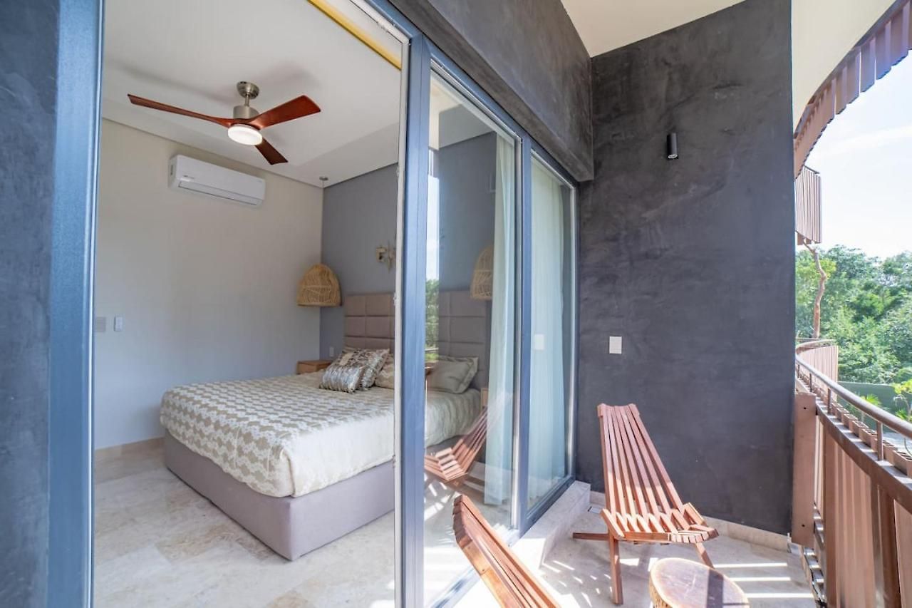 D017 Premium Lifestyle Gold At Amira District Apartment