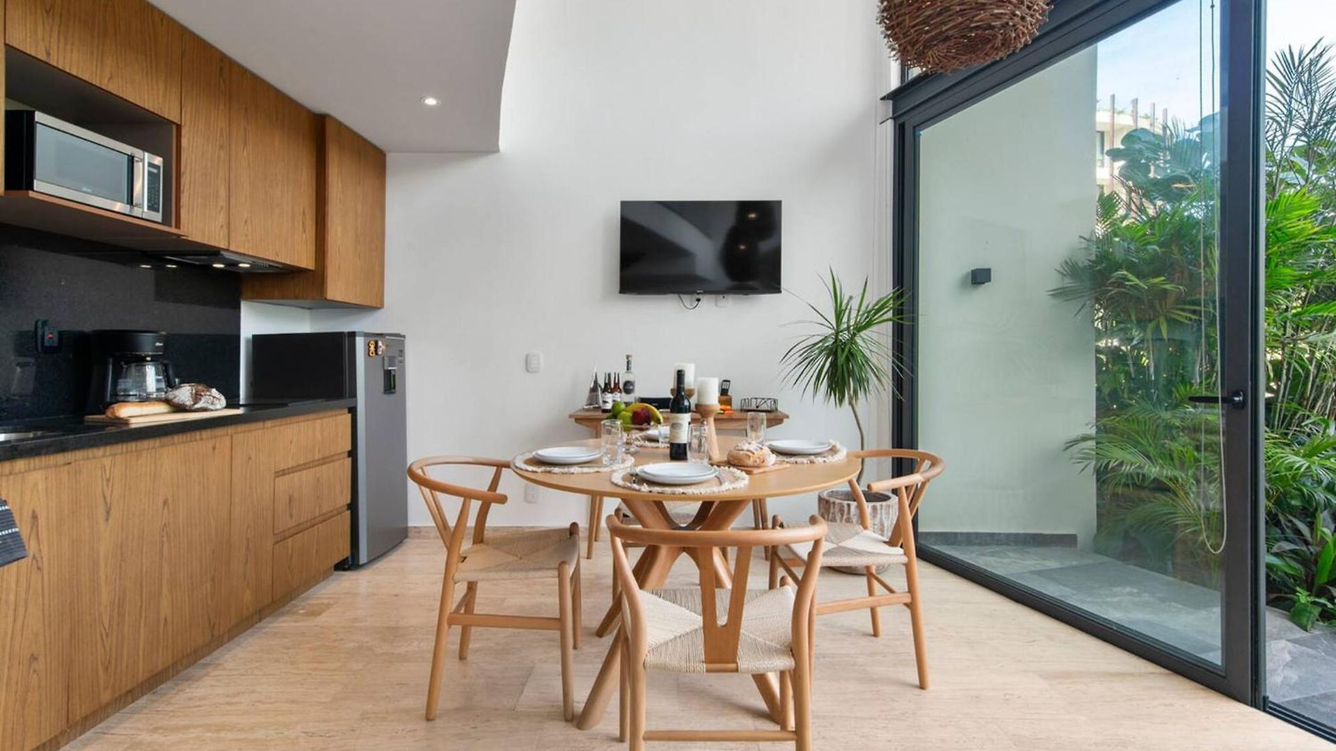 Stylish Loft With Pool Access Holiday home *