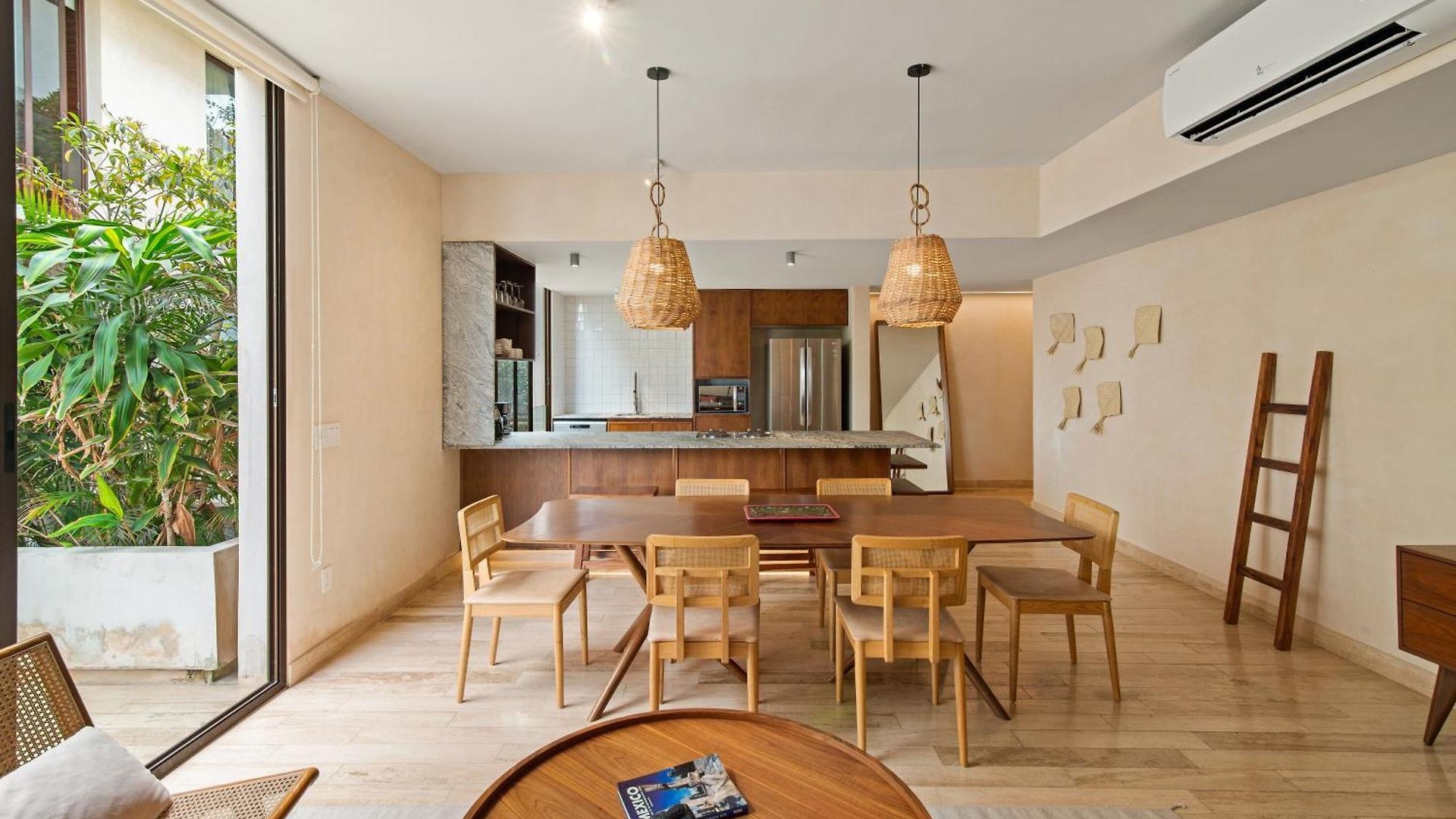 205 Perfect Location 3 Bedrooms *