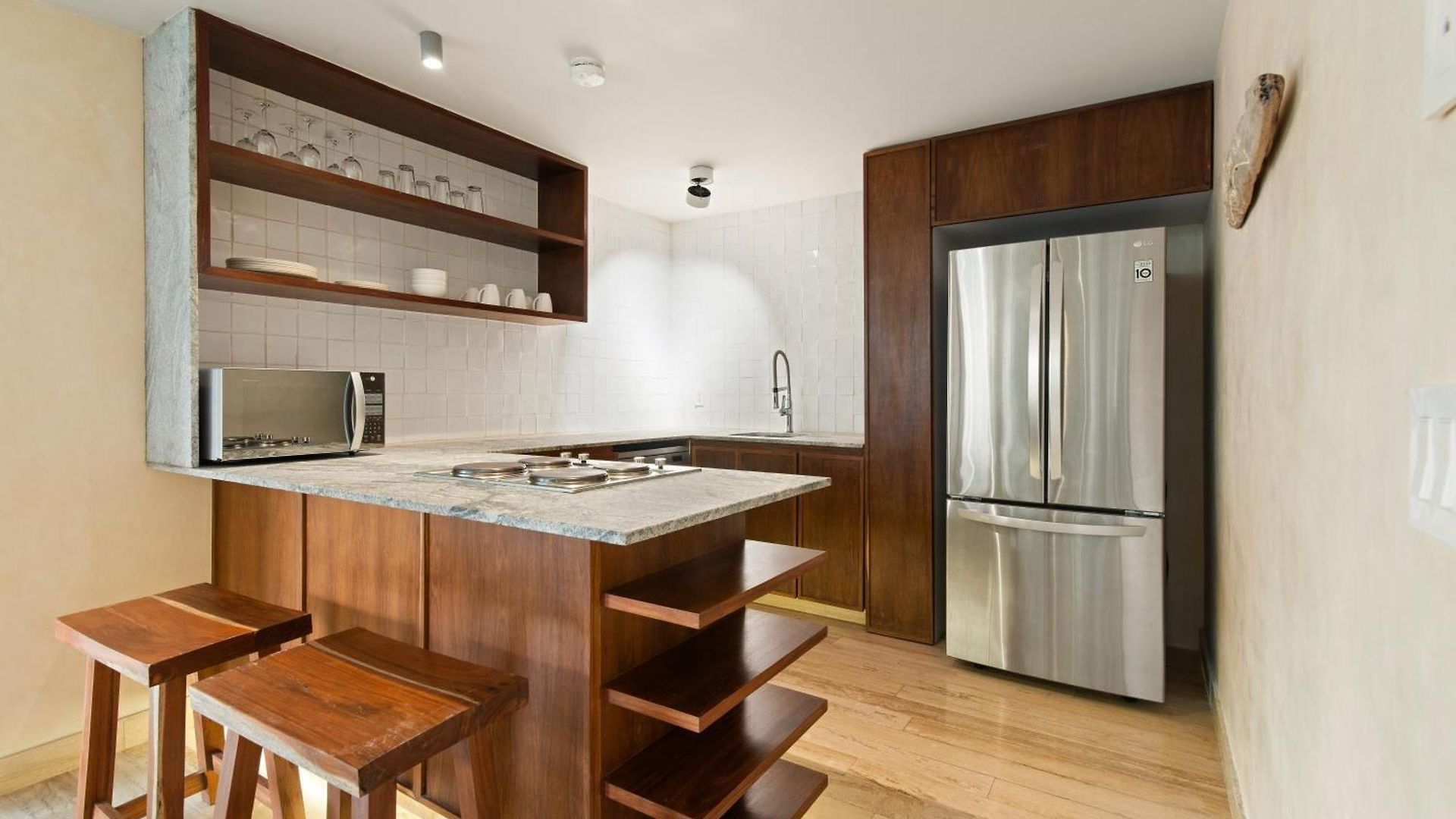 204 Hidden Gem In The Heart Of W/ Huge Private Terrace And Pool For 6 Pax Apartment