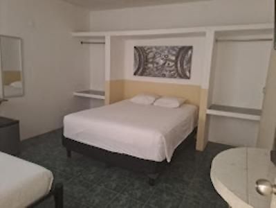 Emotion Avenida & Hostal Tulum