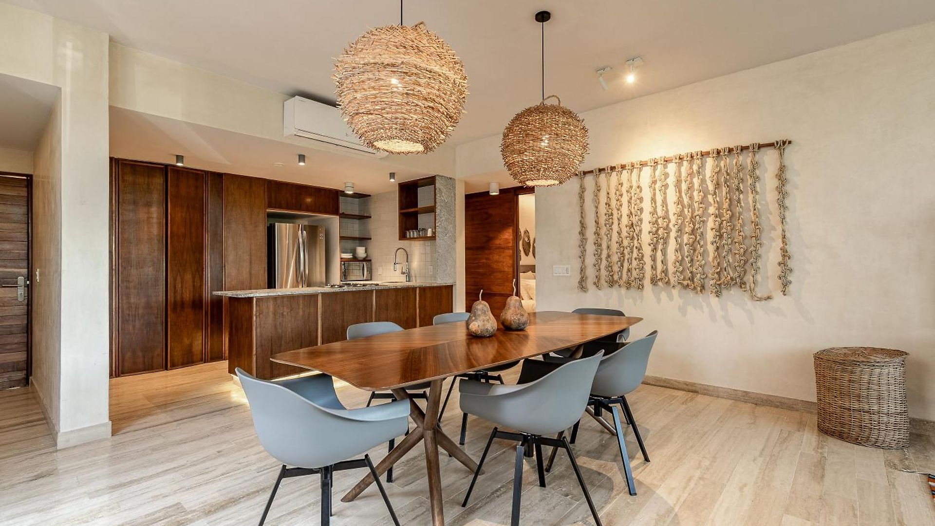 308-303 Beautiful With 3 Bedrooms *