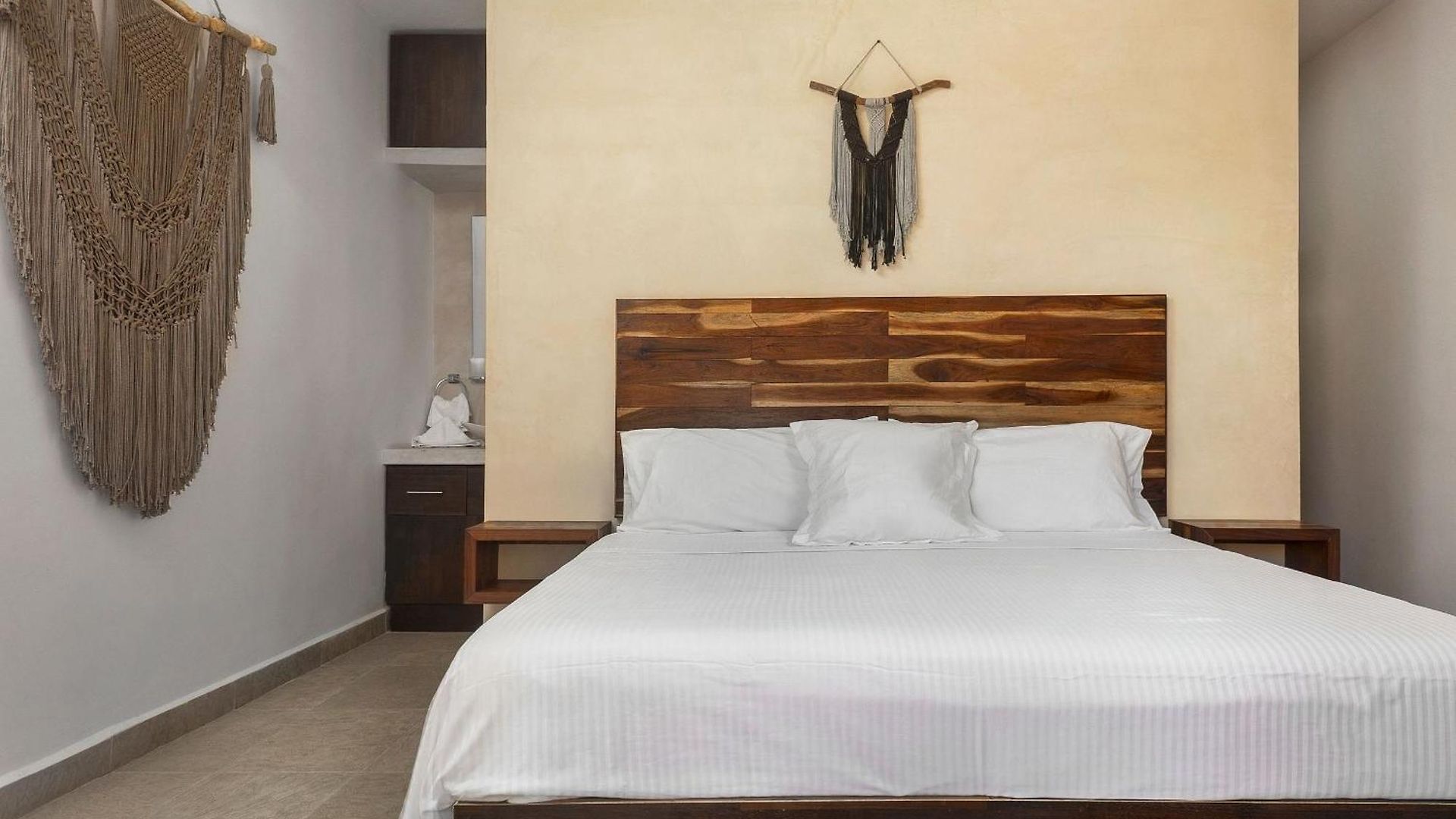 Lagoon Boutique - Luxury Chaman Experience Hotel