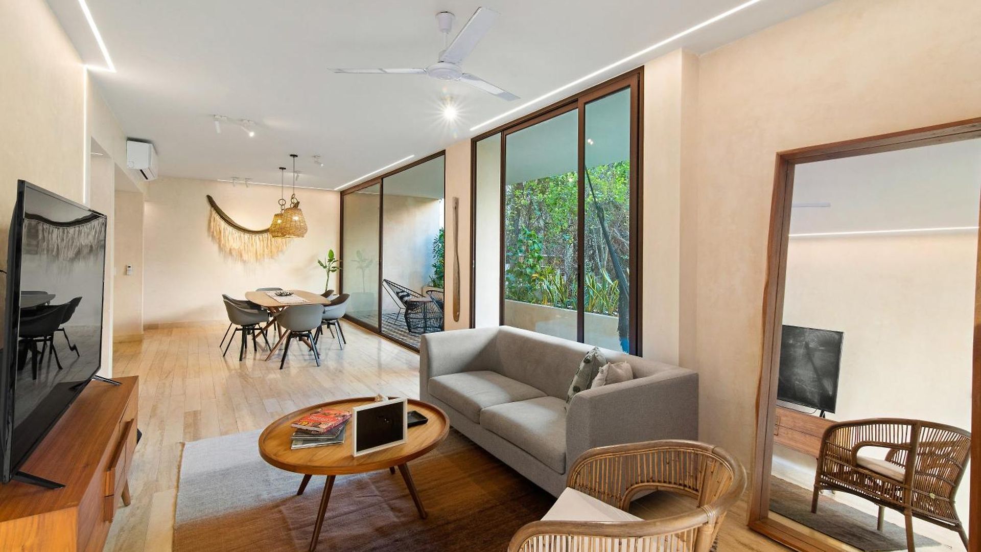 204 Hidden Gem In The Heart Of W/ Huge Private Terrace And Pool For 6 Pax Apartment *