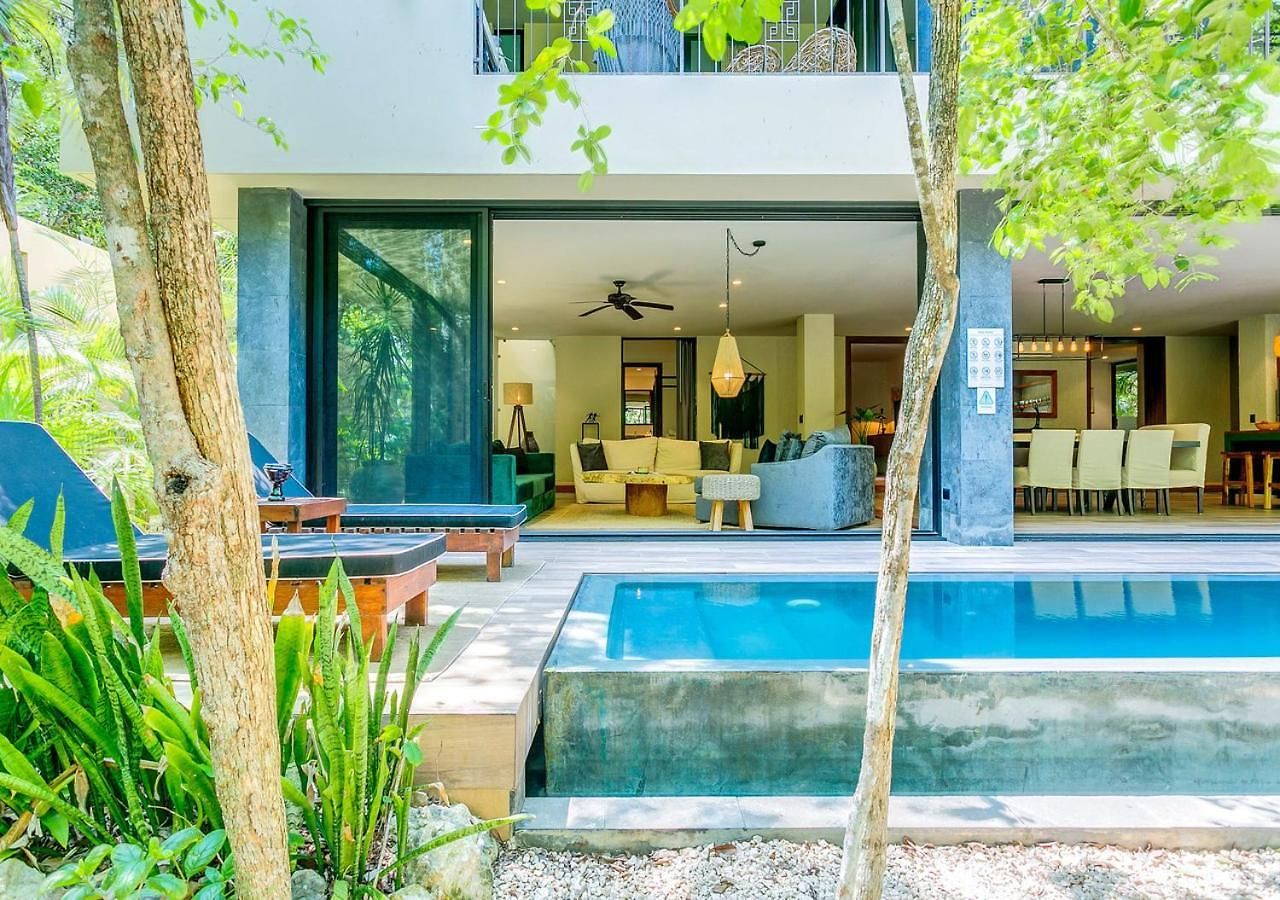 Apartment Luxurious Oasis Jacuzzi With Art Gallery And Pool