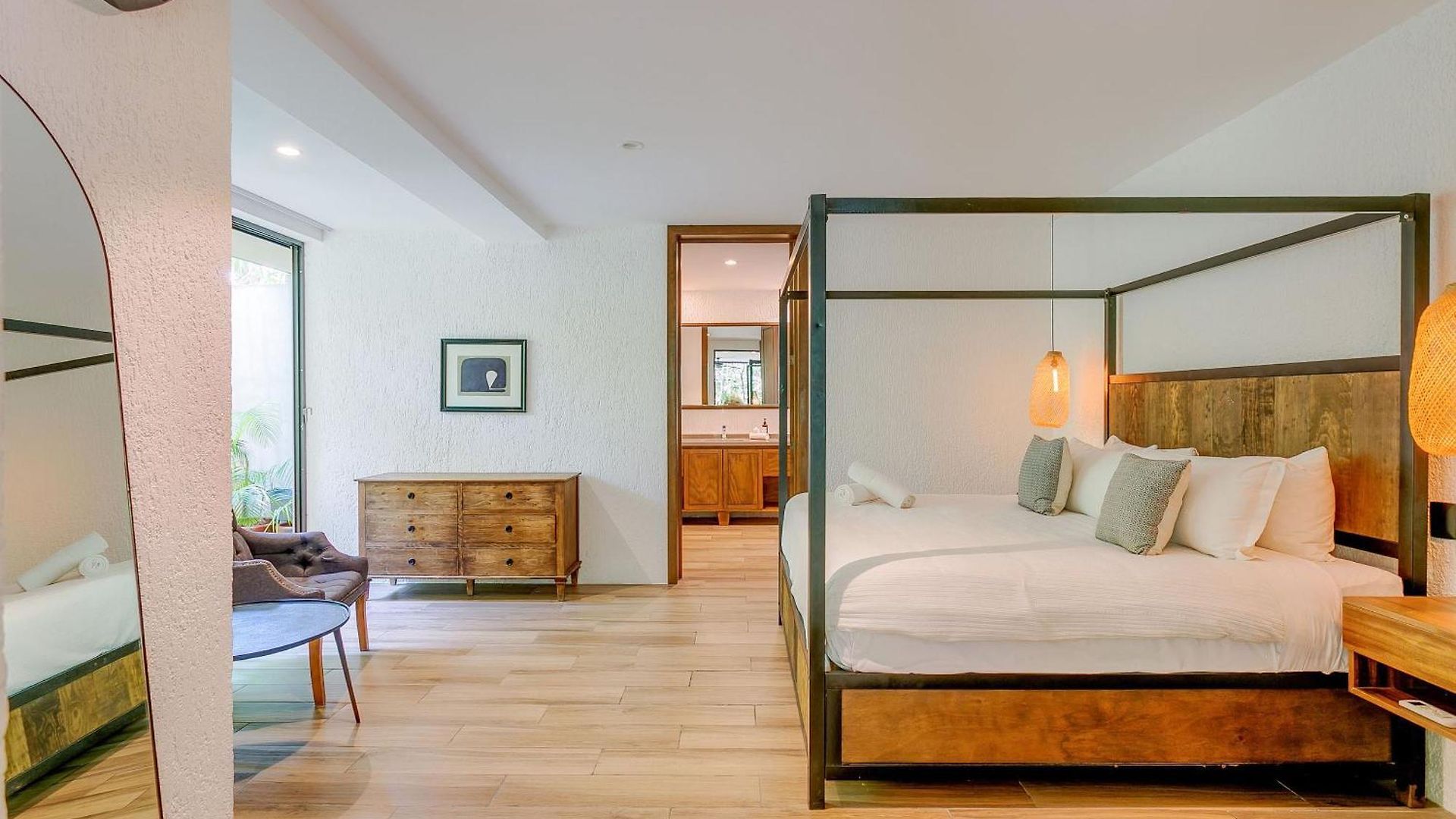 Luxurious Oasis Jacuzzi With Art Gallery And Pool Tulum