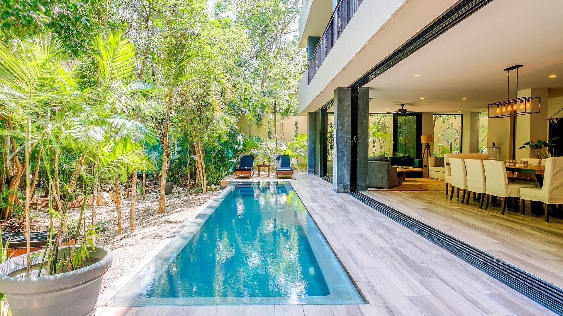 Luxurious Oasis Jacuzzi With Art Gallery And Pool Apartment *