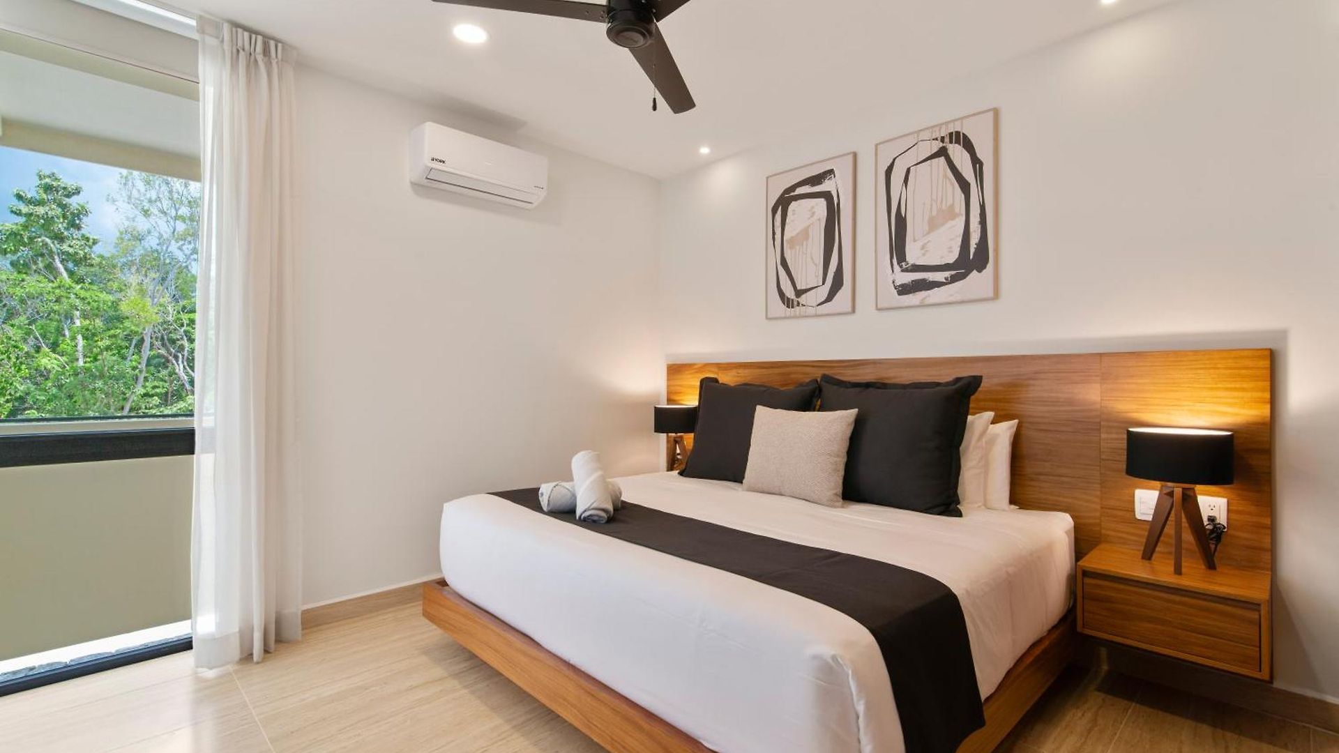 Holiday home Tropical 2 Bedroom | Private Balcony & Rooftop | Casago