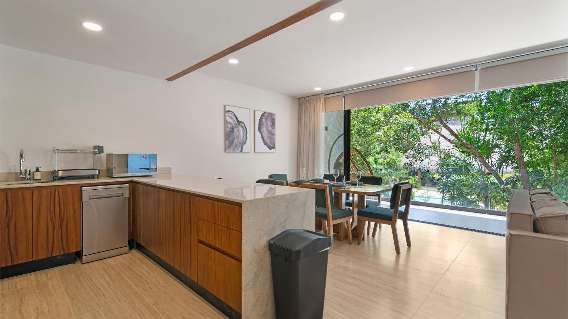 Holiday home Tropical 2 Bedroom | Private Balcony & Rooftop | Casago *
