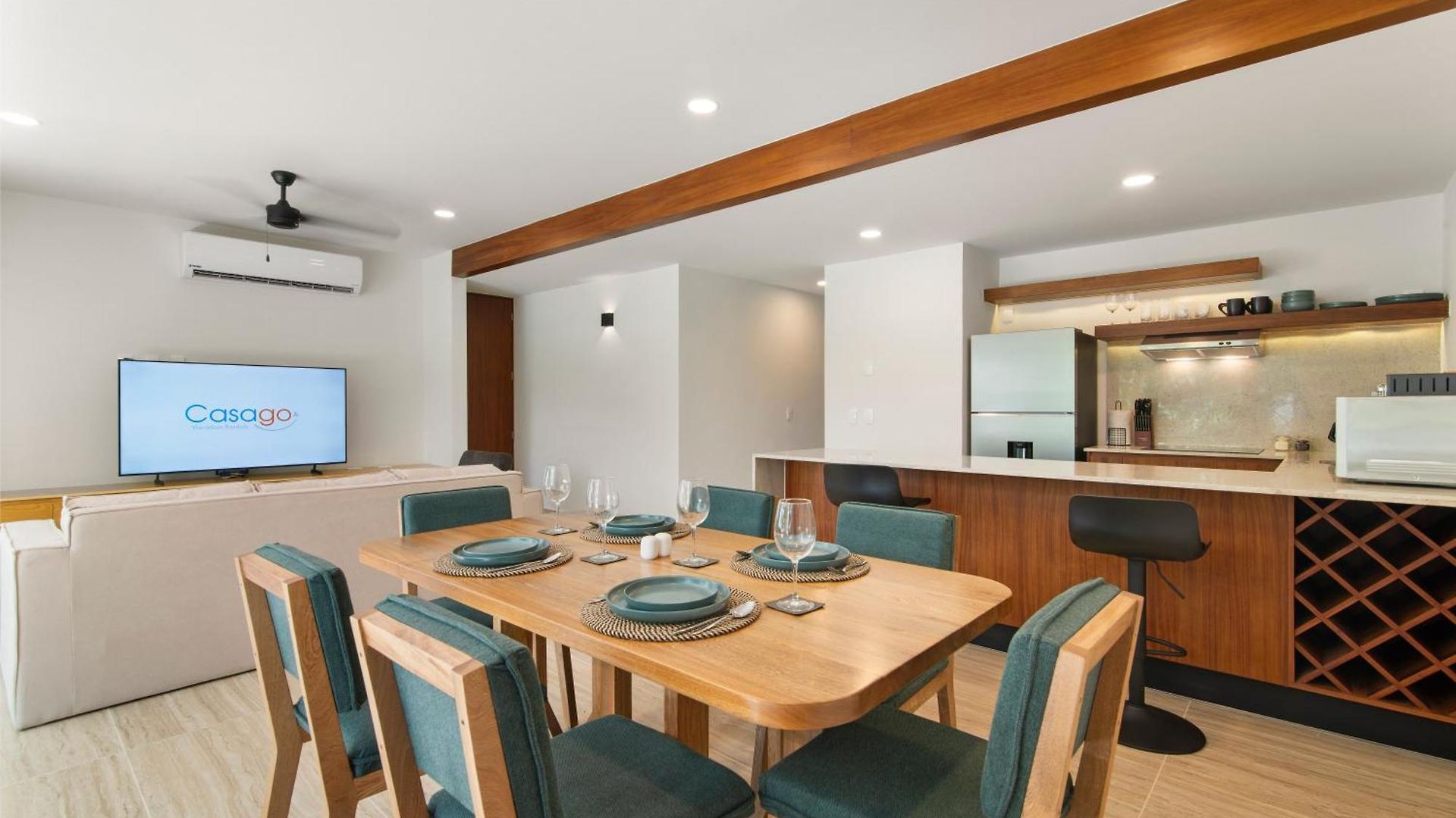 Holiday home Tropical 2 Bedroom | Private Balcony & Rooftop | Casago *