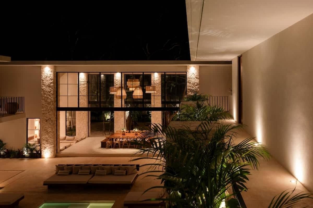 Hacienda Babylon - 9 10 Pools Gym & Sauna *
