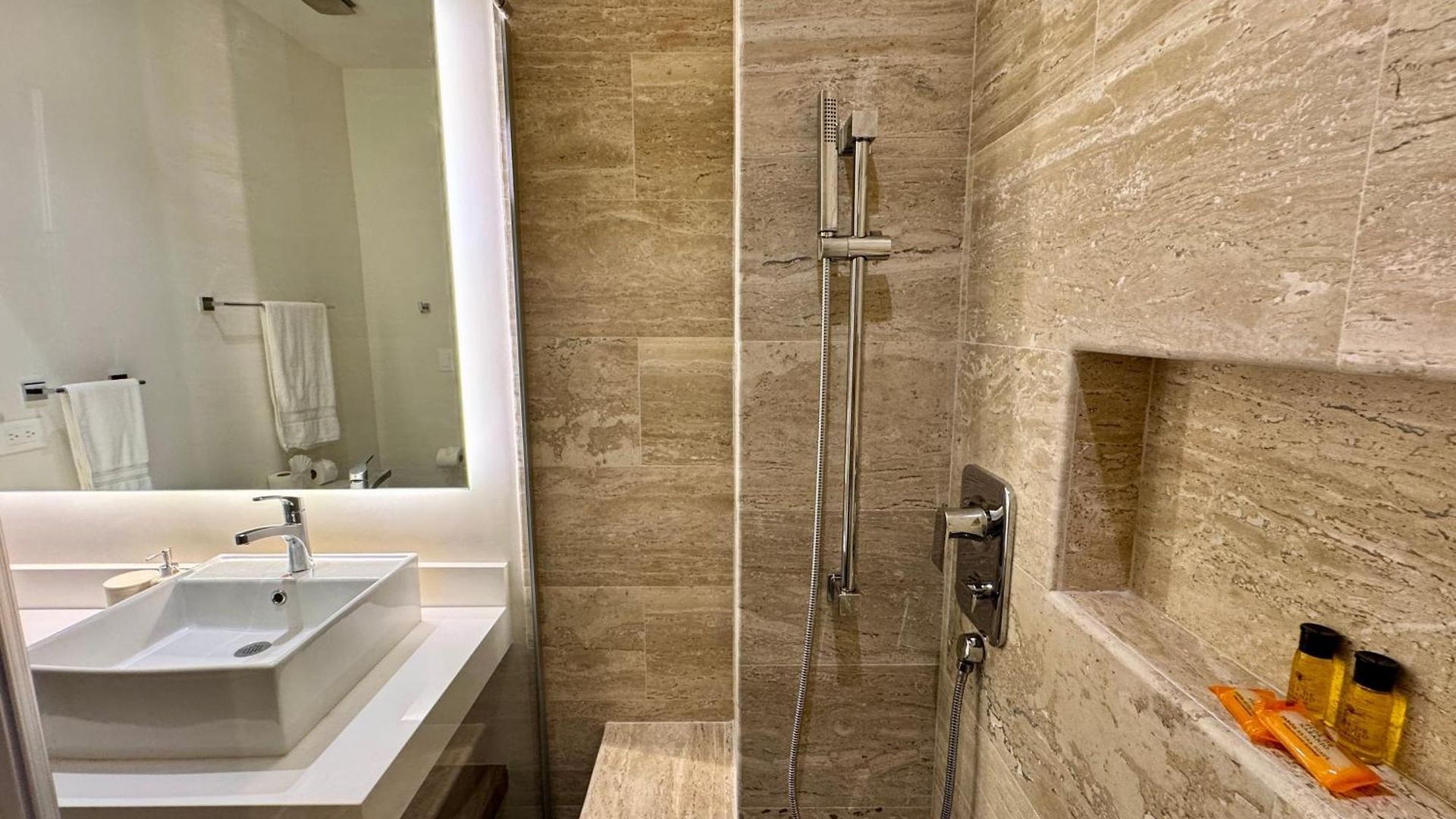 3br En Aldea Zama-roof Top-2 Pool-fast Wifi-gym Tulum
