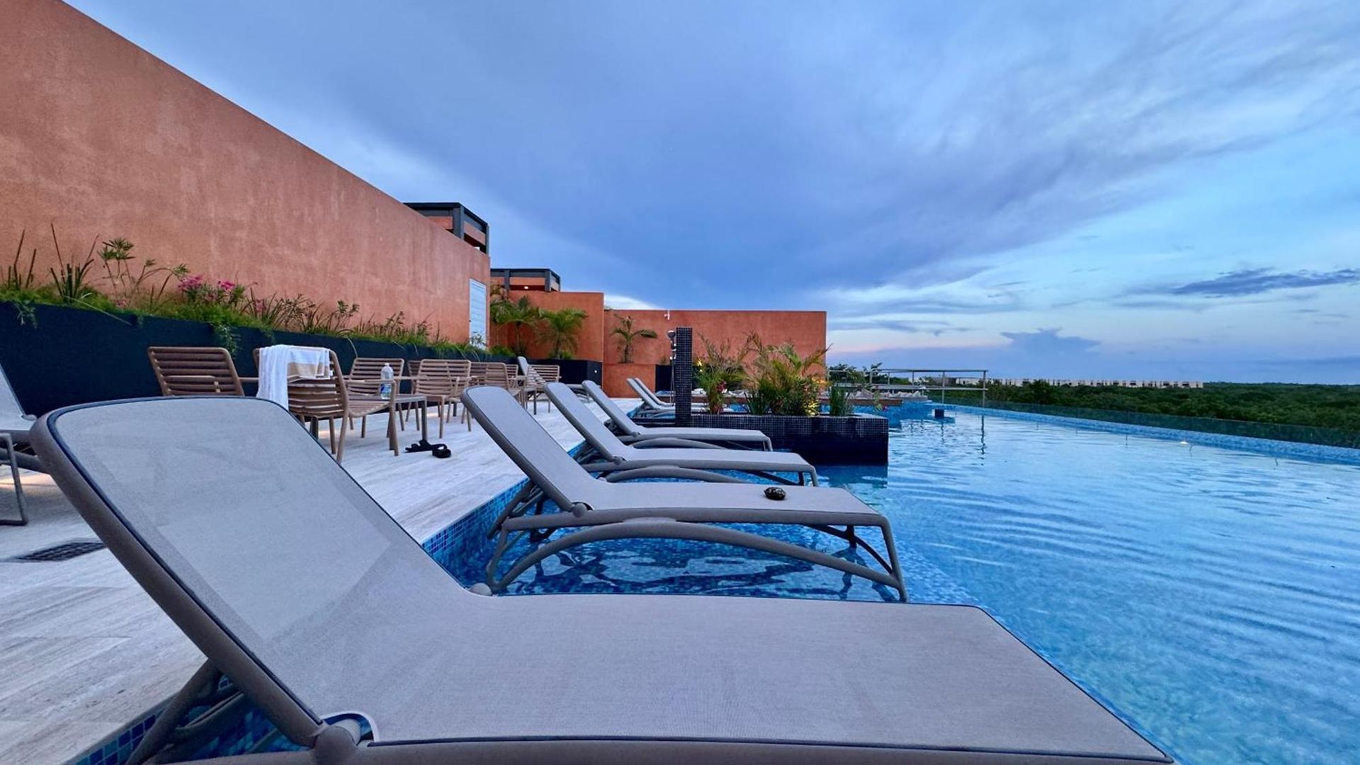 3br En Aldea Zama-roof Top-2 Pool-fast Wifi-gym * Tulum