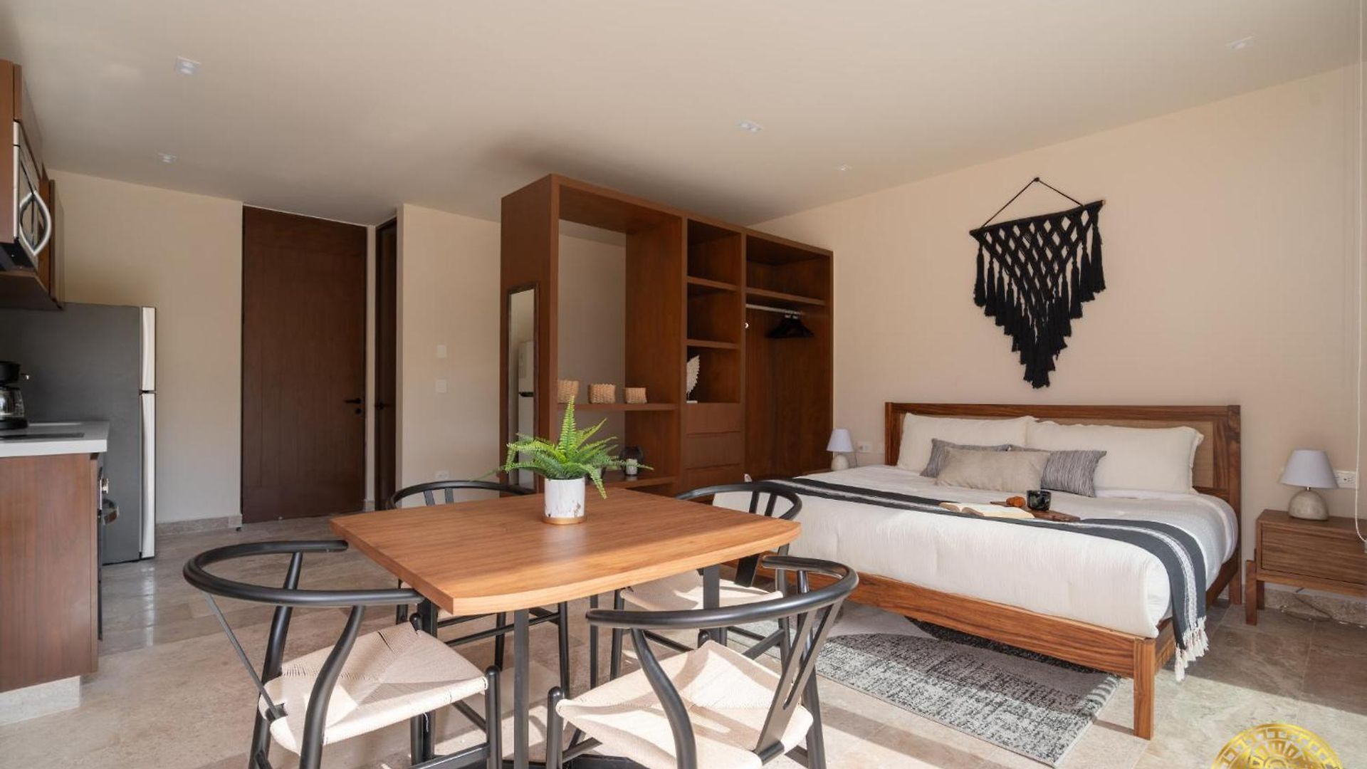 Peregrina Lux Apartahotel