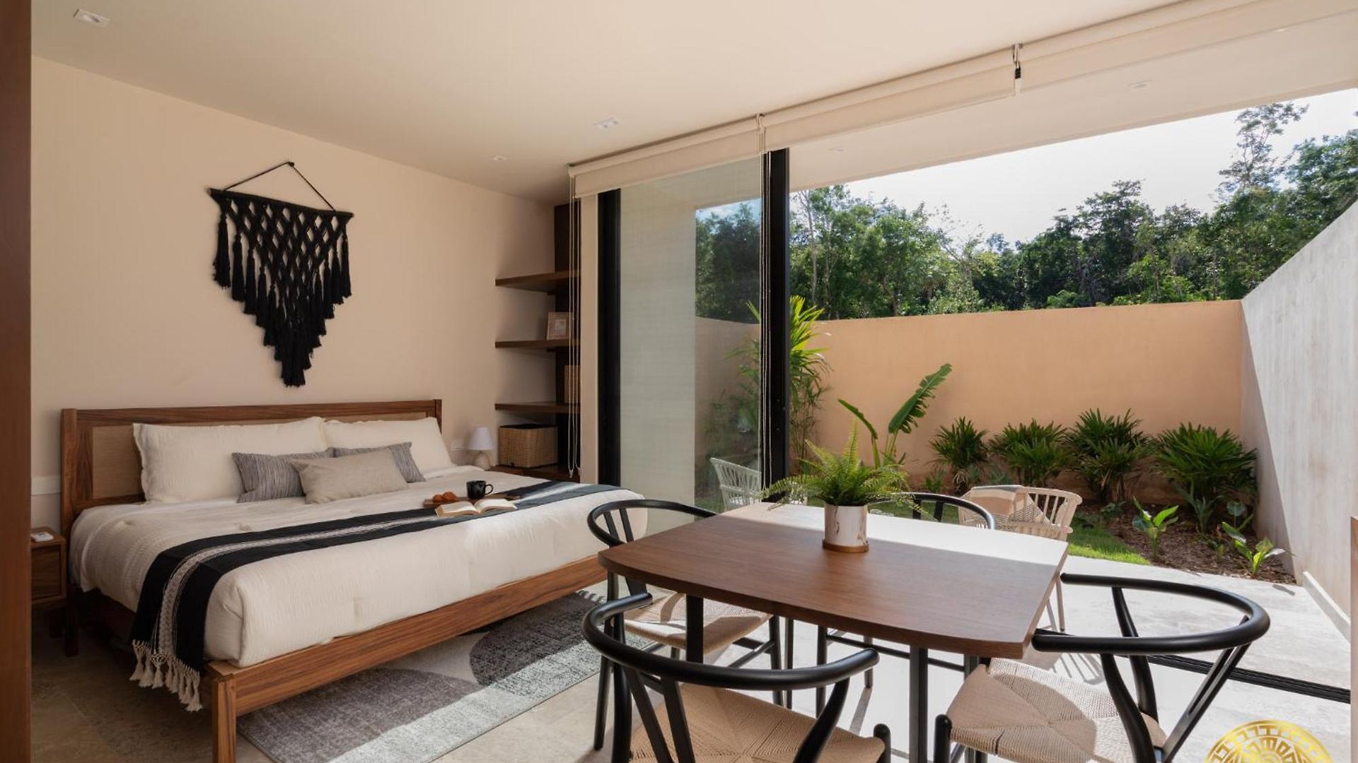 Apartahotel Peregrina Lux