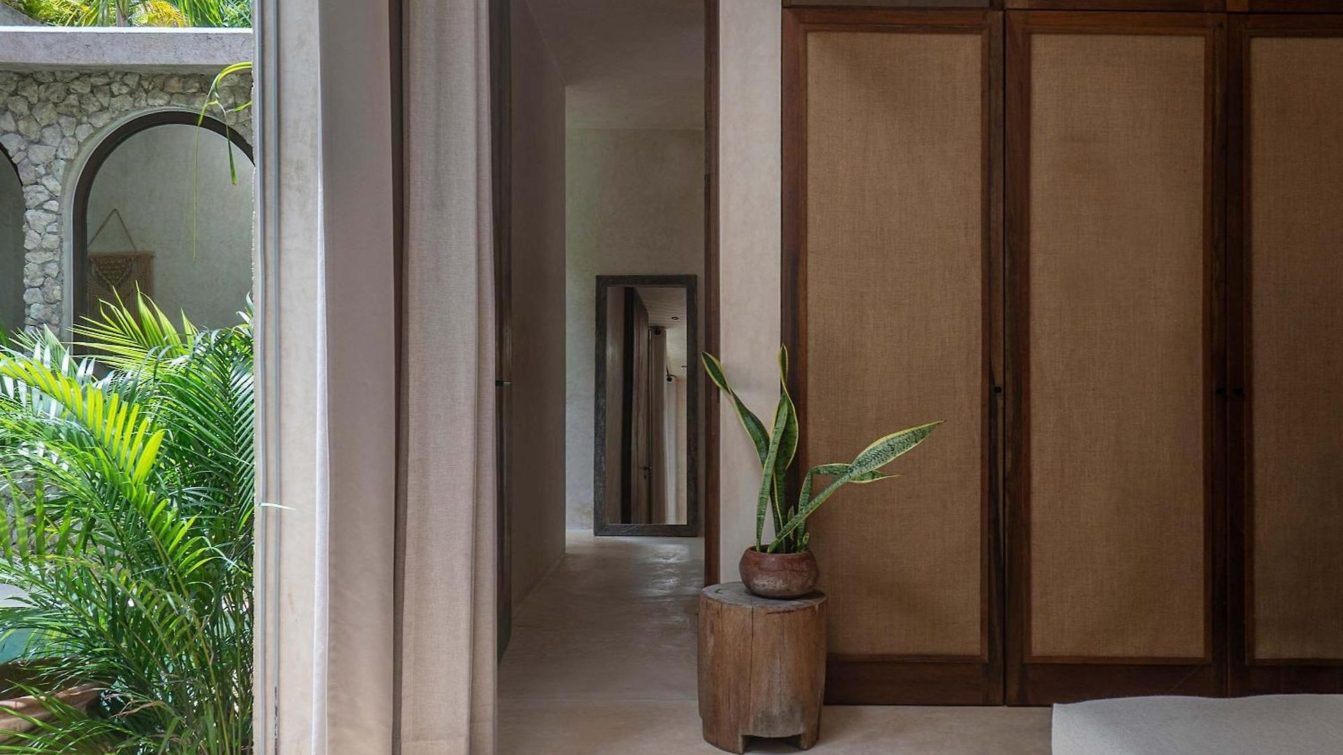 Jungle Apt, Private Pool & Security 24 *