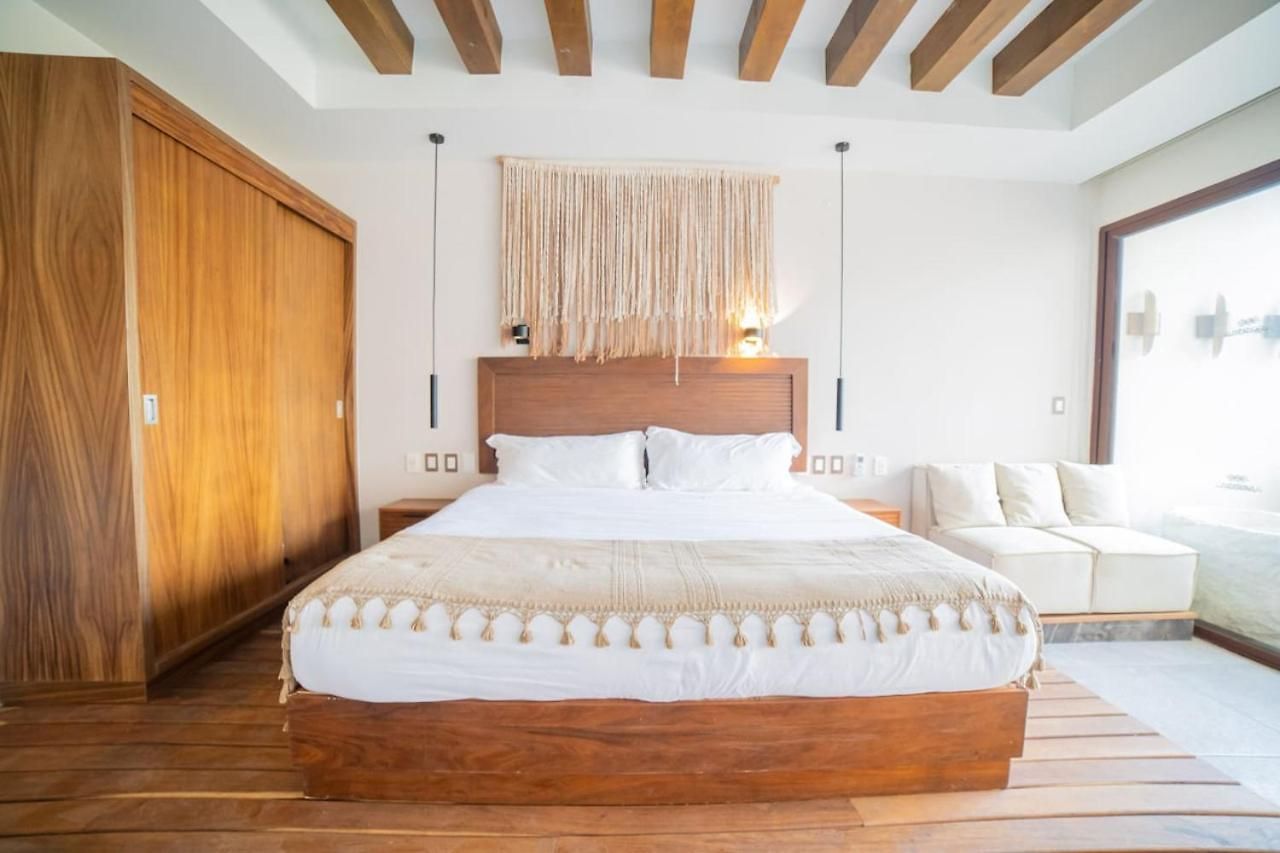 Secluded Jungle Free Access To Club Apartment
