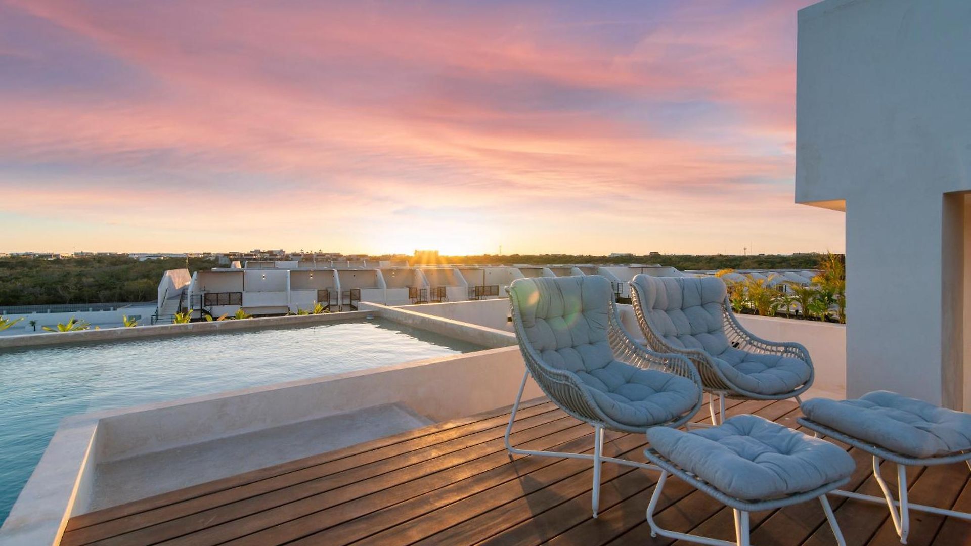 Tropical 2 Bedroom | Private Balcony & Rooftop | Casago *