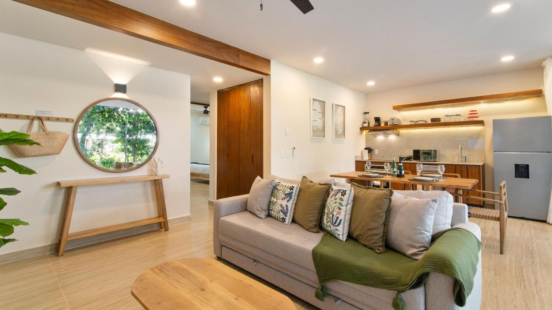 Holiday home Tropical 2 Bedroom | Private Balcony & Rooftop | Casago
