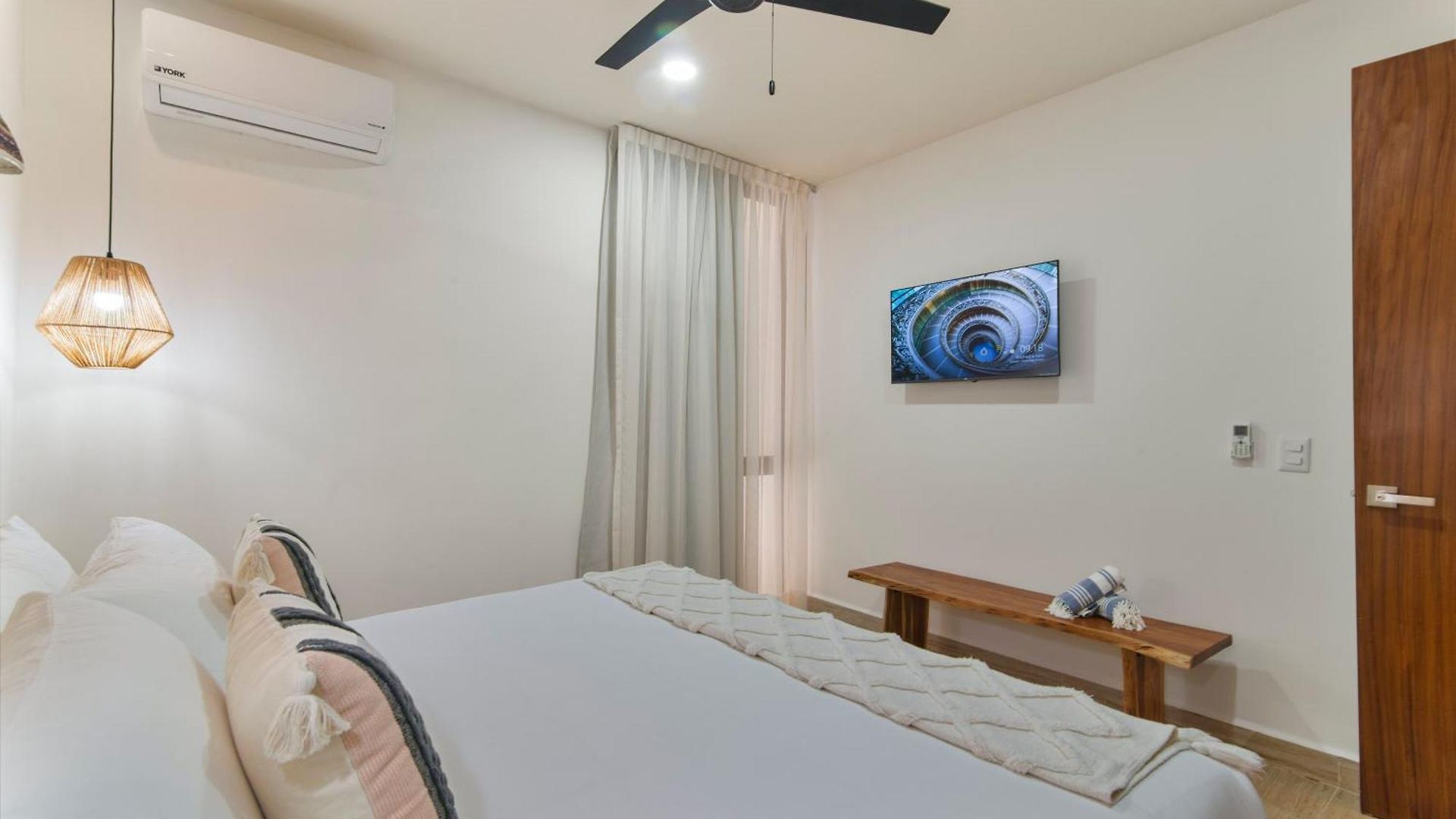 Holiday home Tropical 2 Bedroom | Private Balcony & Rooftop | Casago