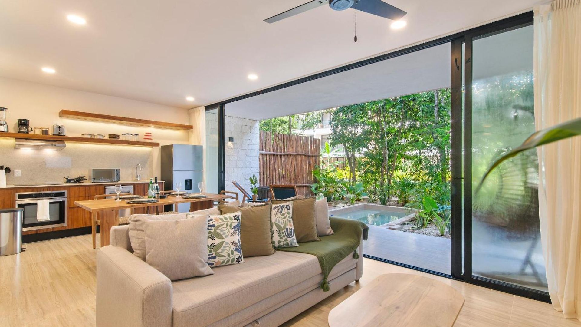 Tropical 2 Bedroom | Private Balcony & Rooftop | Casago Holiday home *