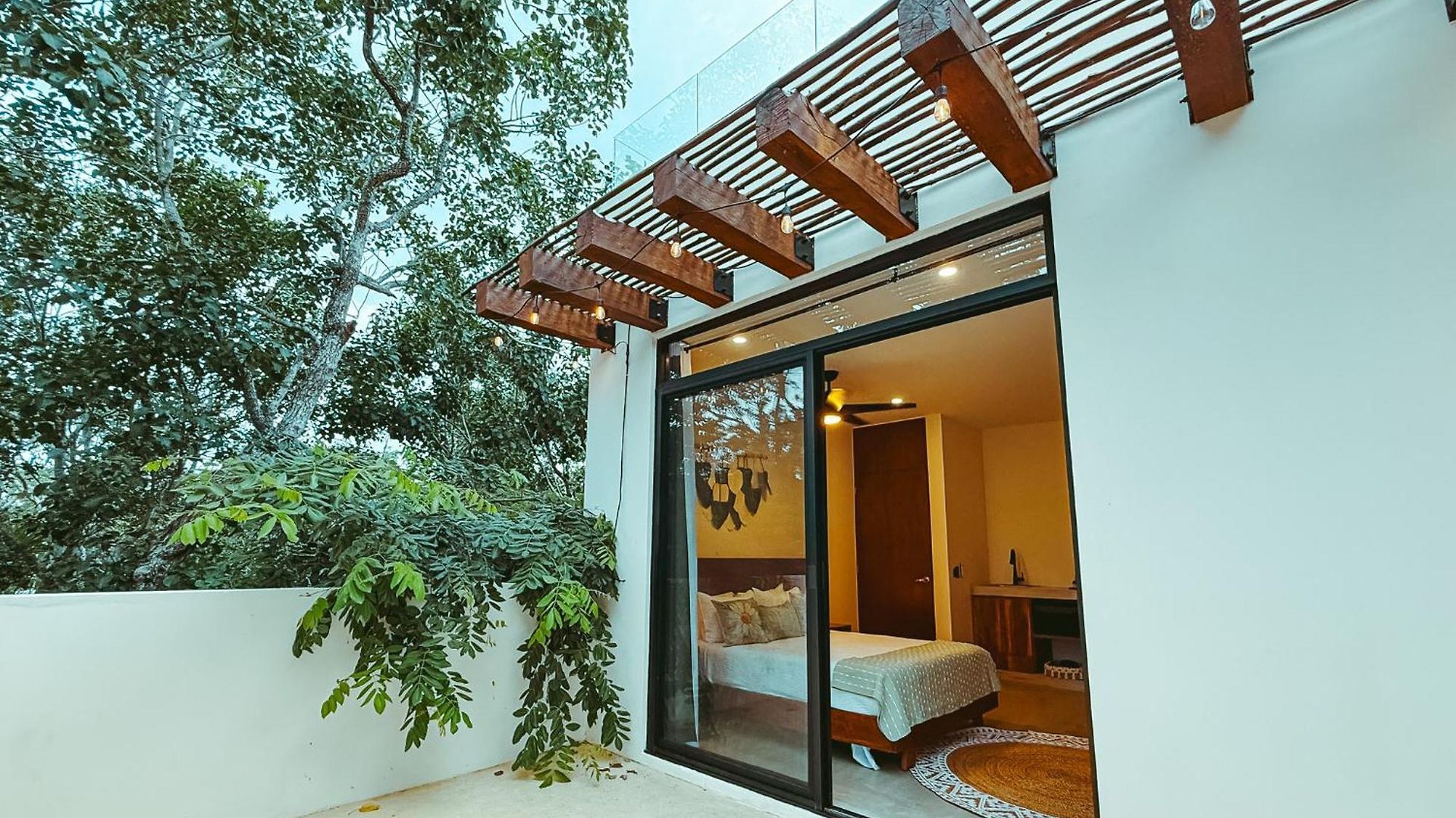 La Linda Luxury Two Story Huge Terrace Next To The Pool