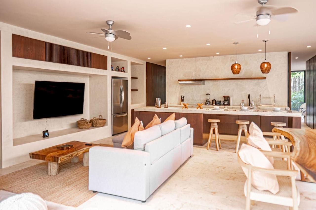 Essentia Luxury Jungle 2br With Private Pool