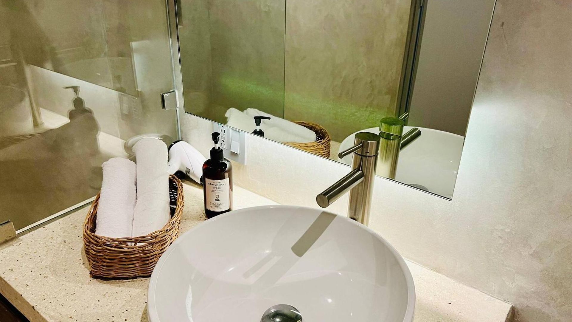 Private Pool New King Bed Wifi 504 Selva Apartment