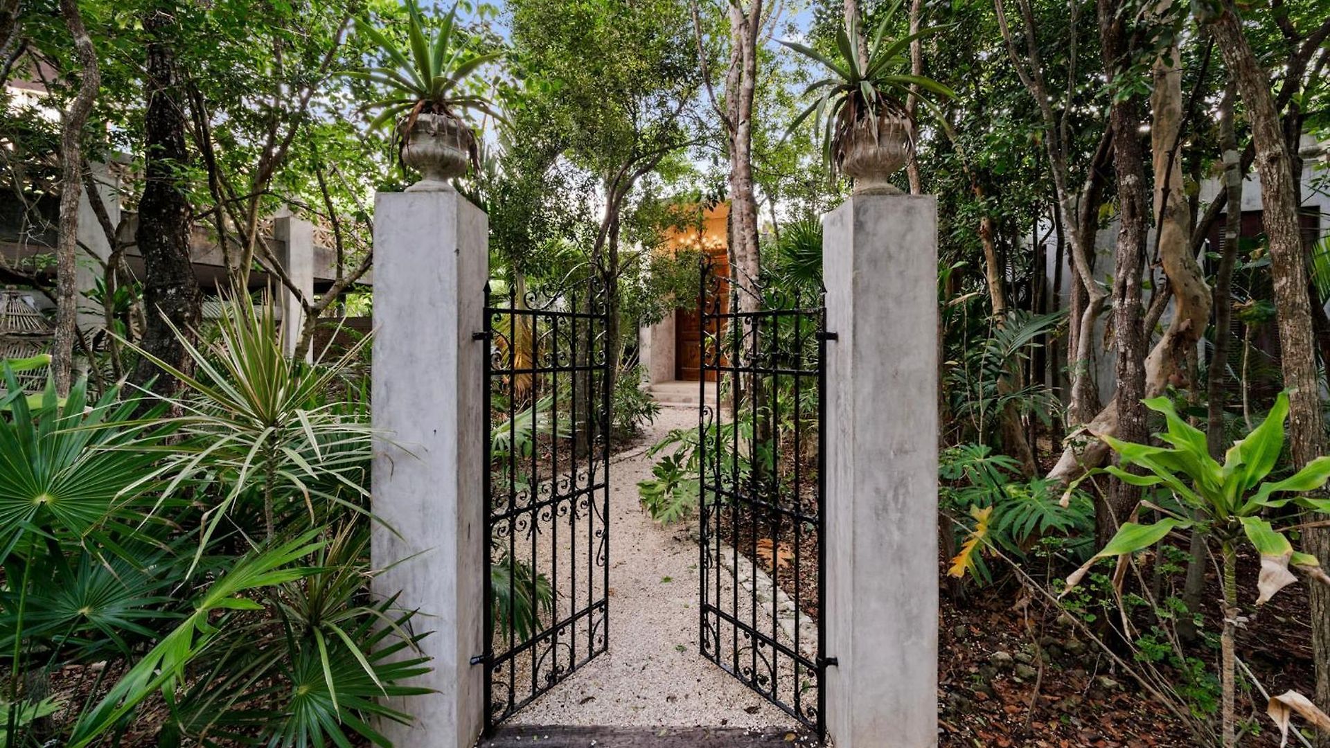Villa Casa Halo - Mansion, Nightclub, Pool, Sonos, Gated, Staff *