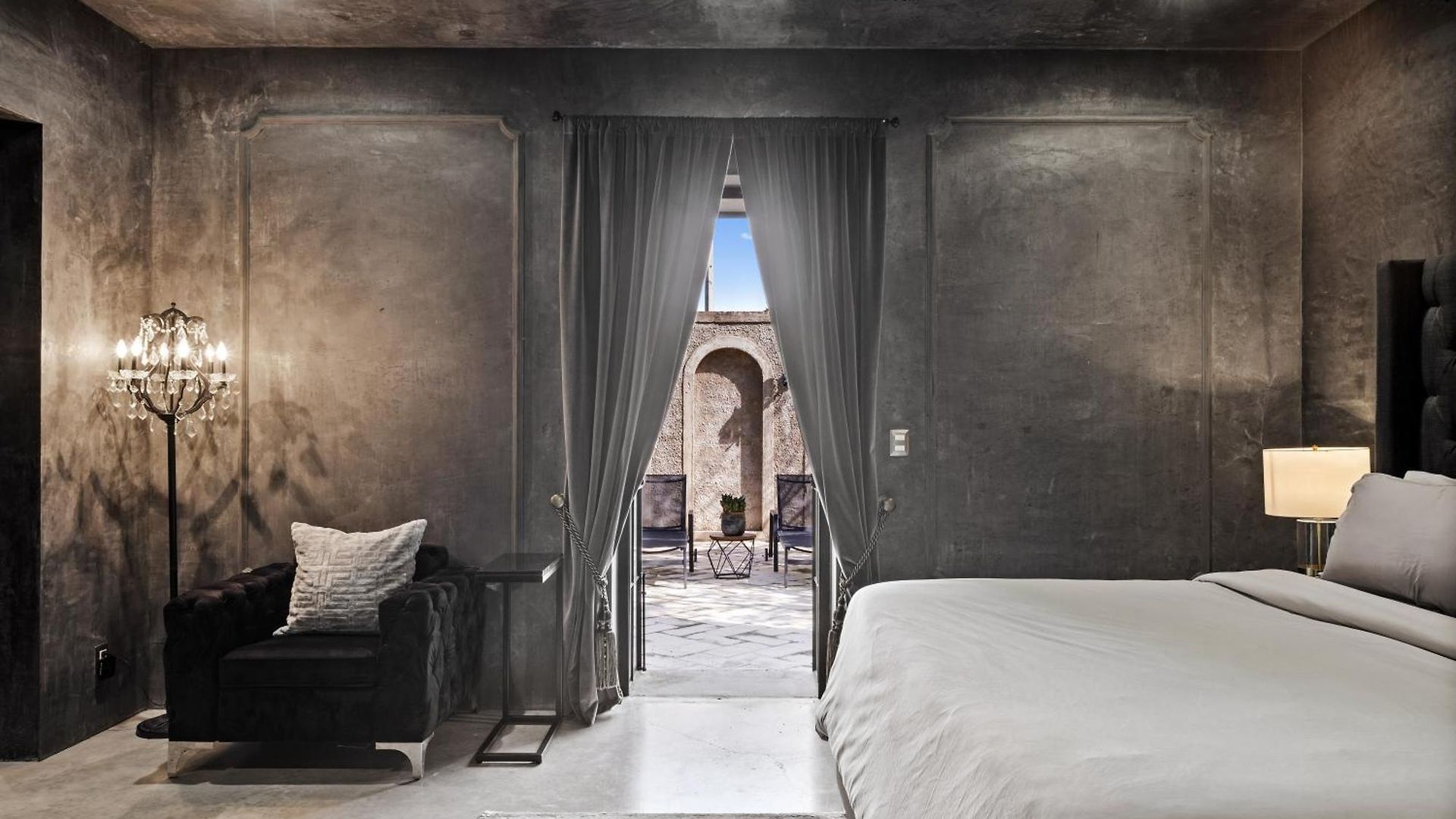 Casa Halo - Mansion, Nightclub, Pool, Sonos, Gated, Staff *