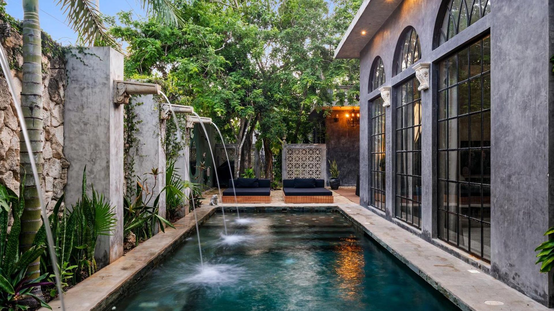 Casa Halo - Mansion, Nightclub, Pool, Sonos, Gated, Staff *
