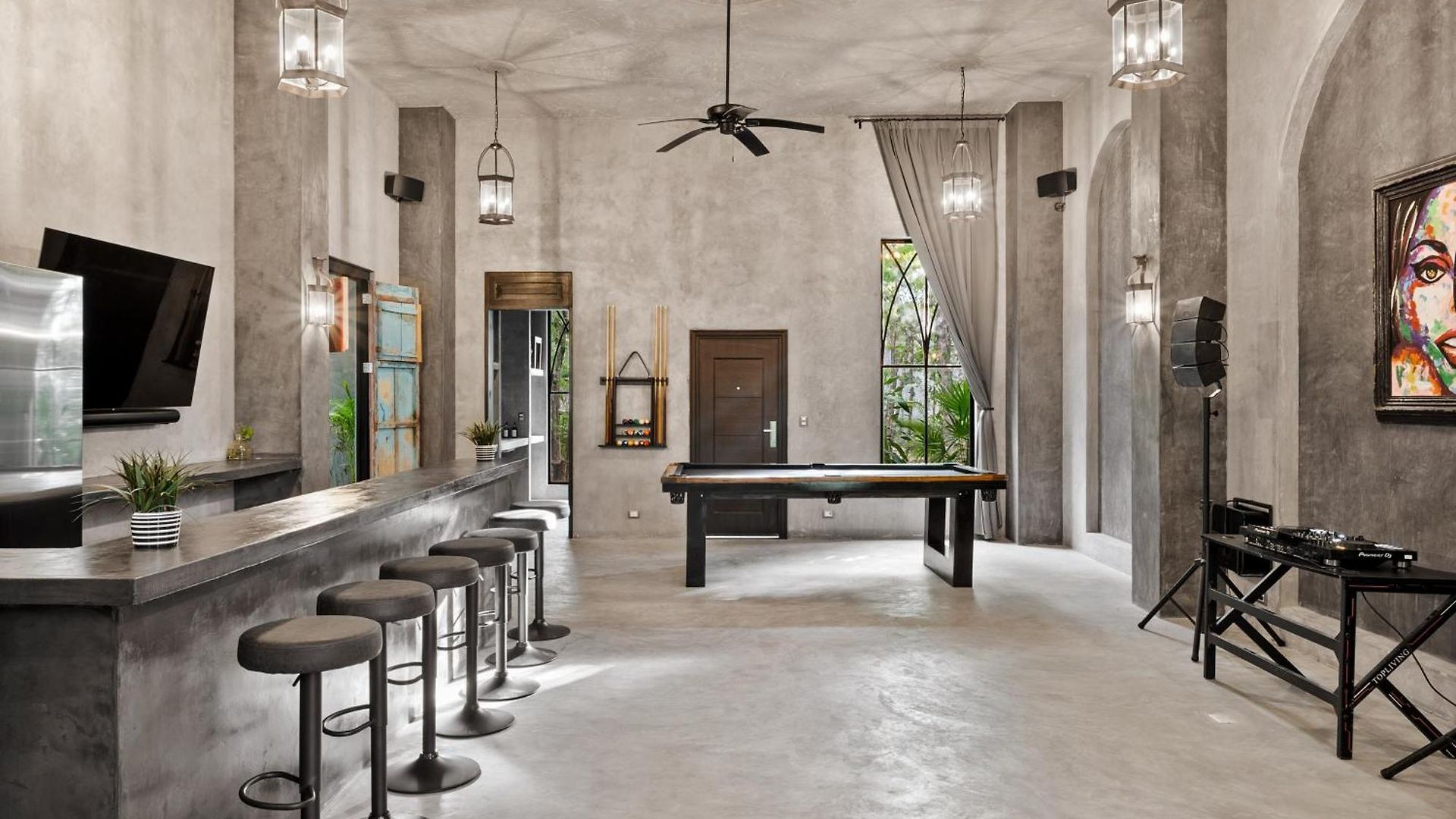 Casa Halo - Mansion, Nightclub, Pool, Sonos, Gated, Staff Villa *