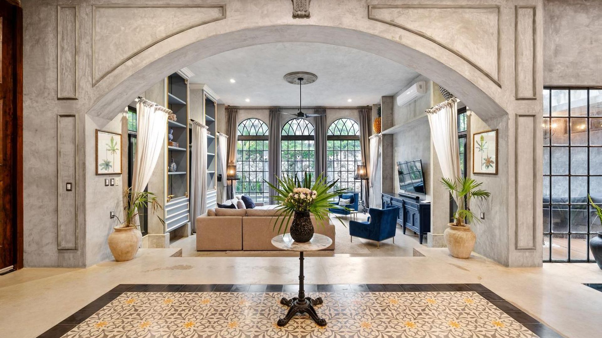 Casa Halo - Mansion, Nightclub, Pool, Sonos, Gated, Staff Villa *