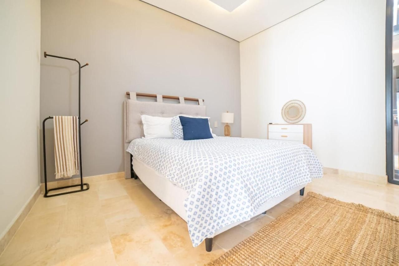 Stylish 2br Free Club